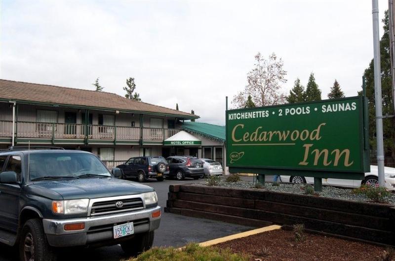 Cedarwood Inn Ashland Exterior photo