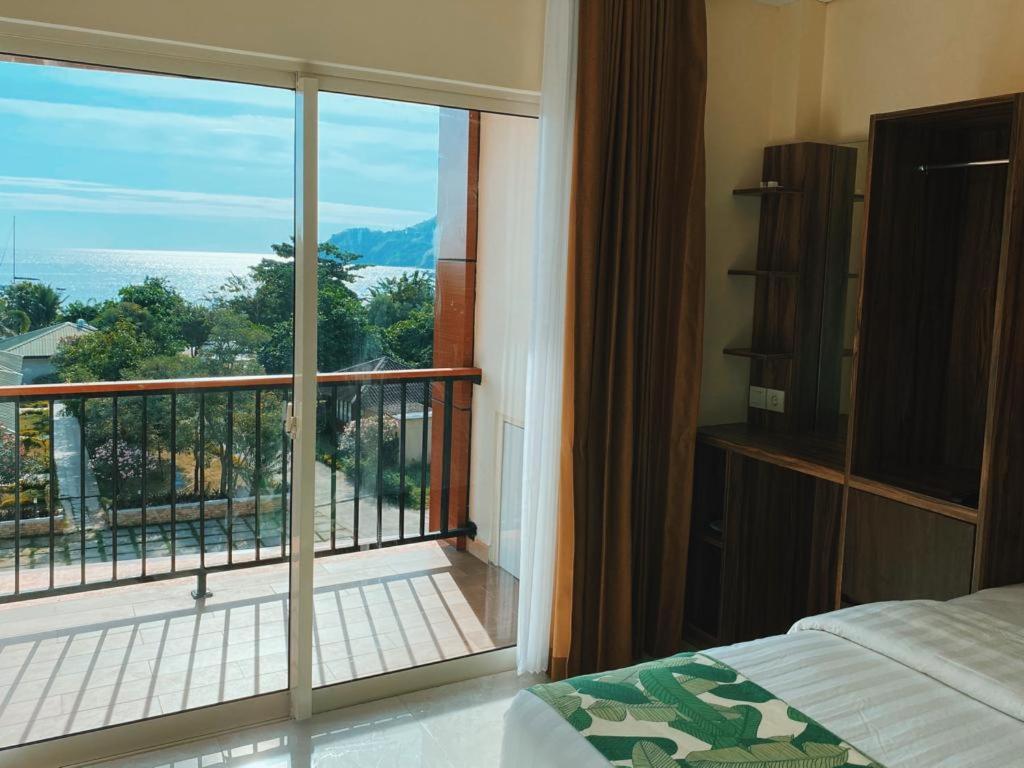 Sylvia Hotel & Resort Komodo Labuan Bajo Exterior photo