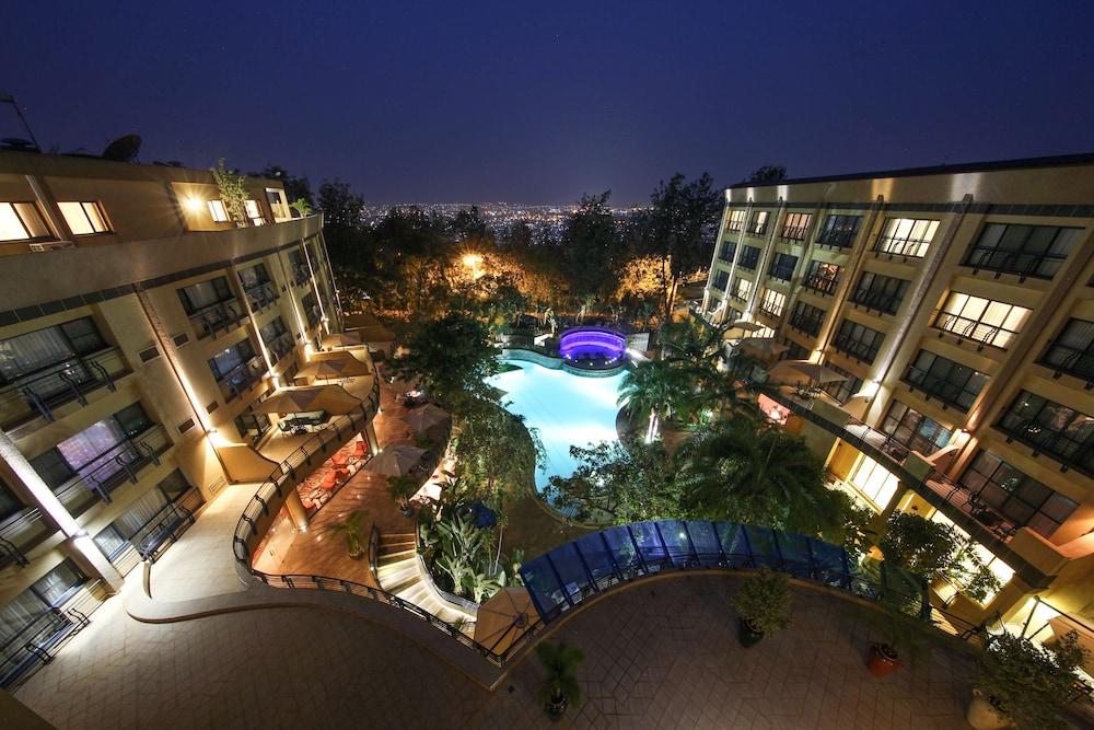 Kigali Serena Hotel Exterior photo