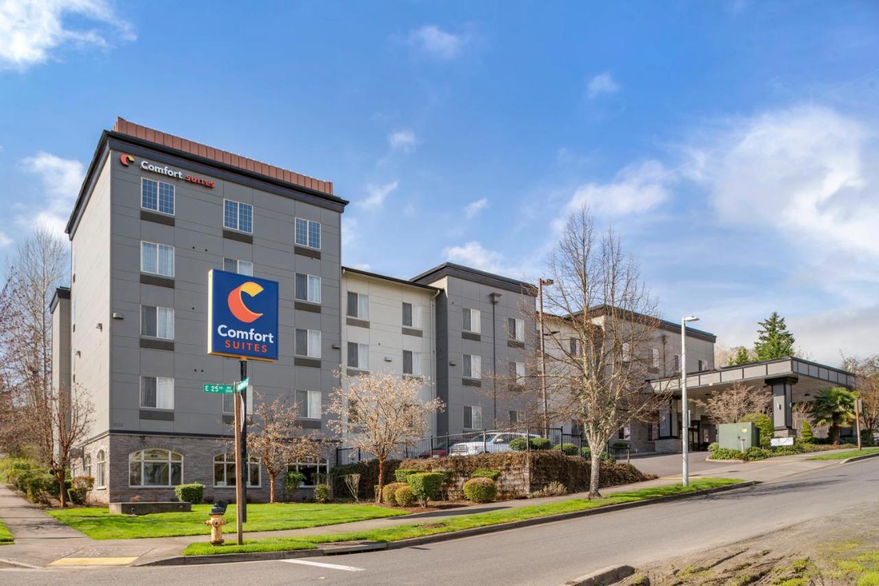 Comfort Suites Eugene Exterior photo