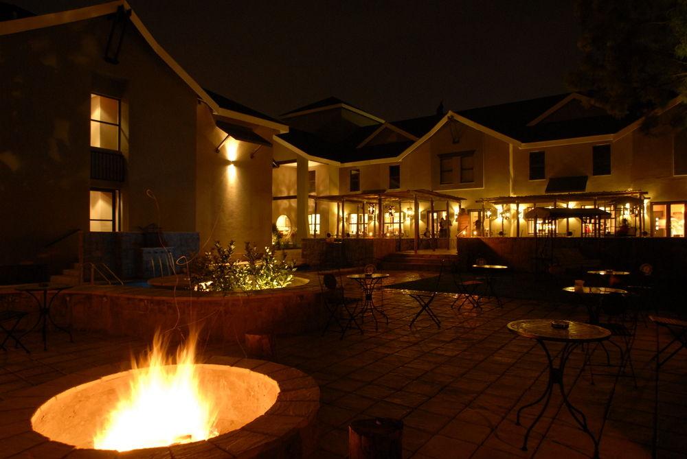 Protea Hotel By Marriott Bloemfontein Willow Lake Exterior photo