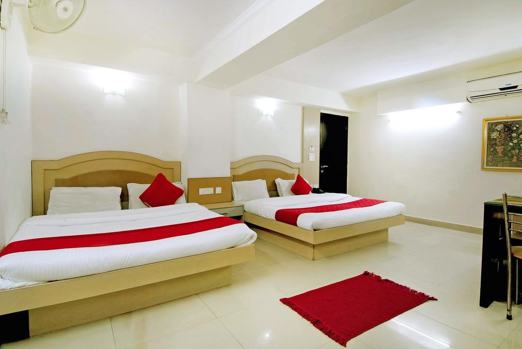 Hotel Durga International New Delhi Room photo