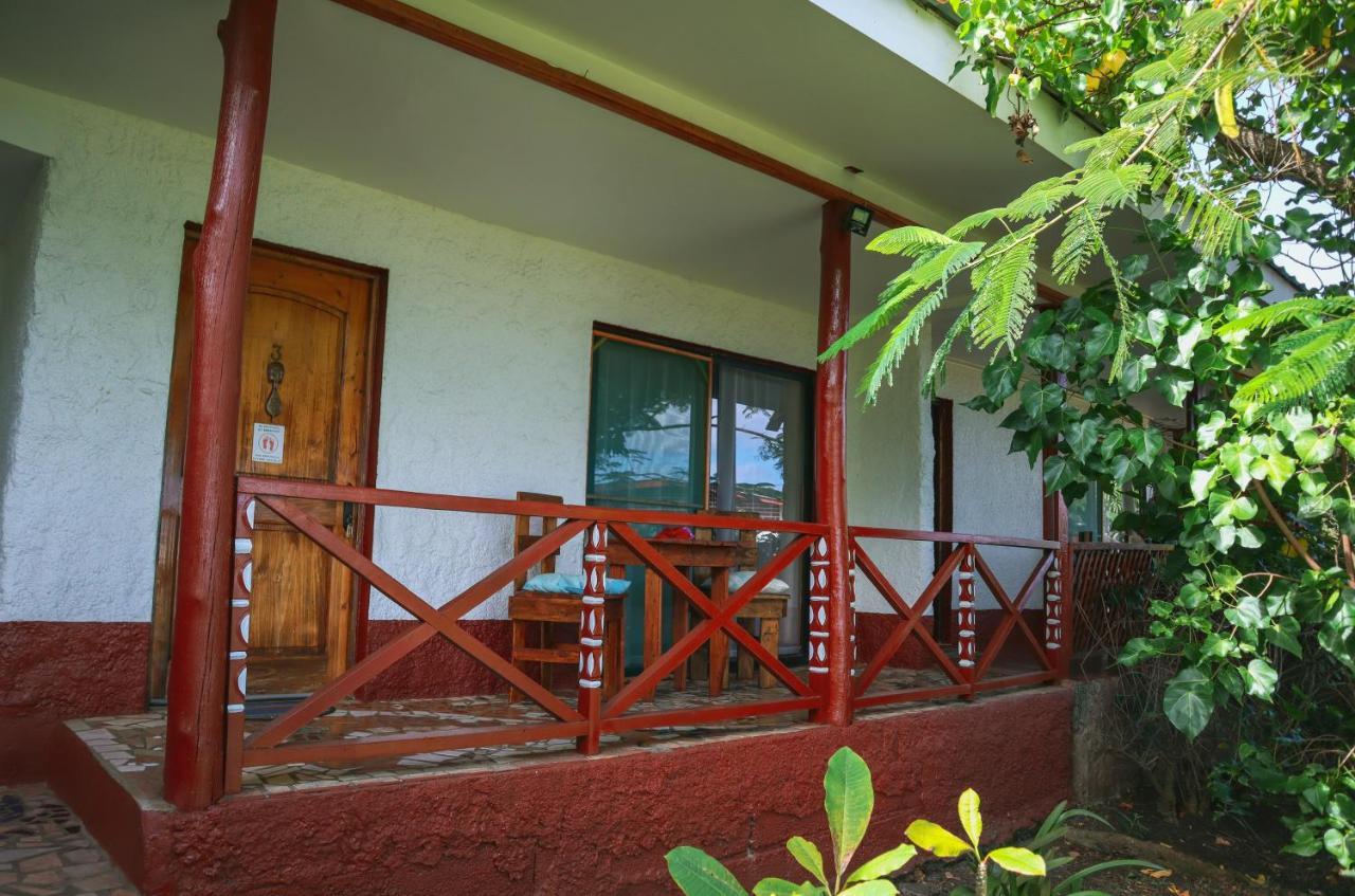 Cabanas Mana Nui Inn Hanga Roa Exterior photo