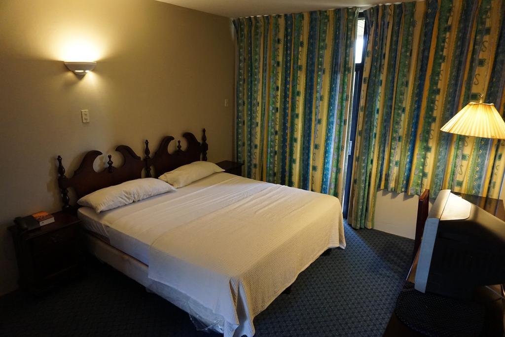 Ambassador Hotel Port of Spain Room photo