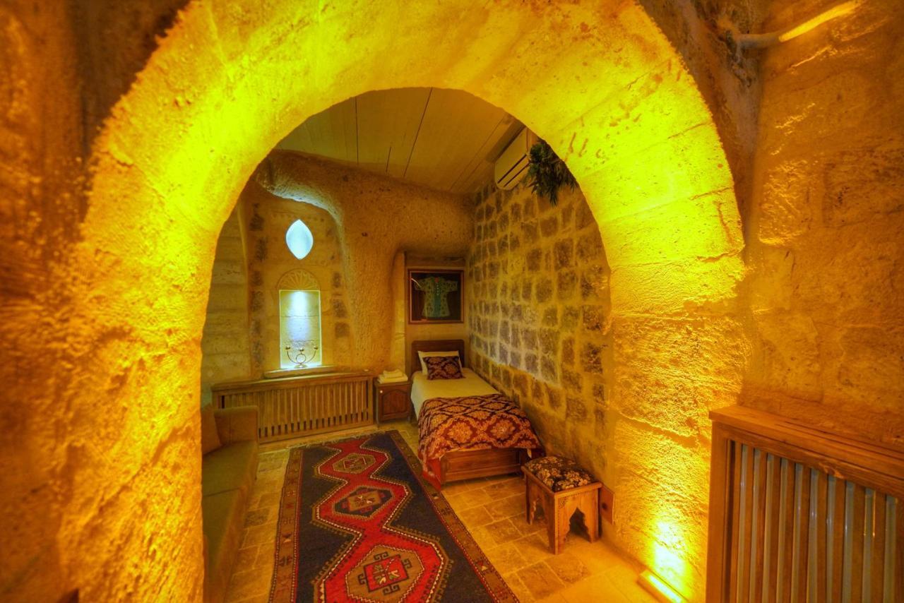 Takaev Cave House Hotel Uchisar Exterior photo