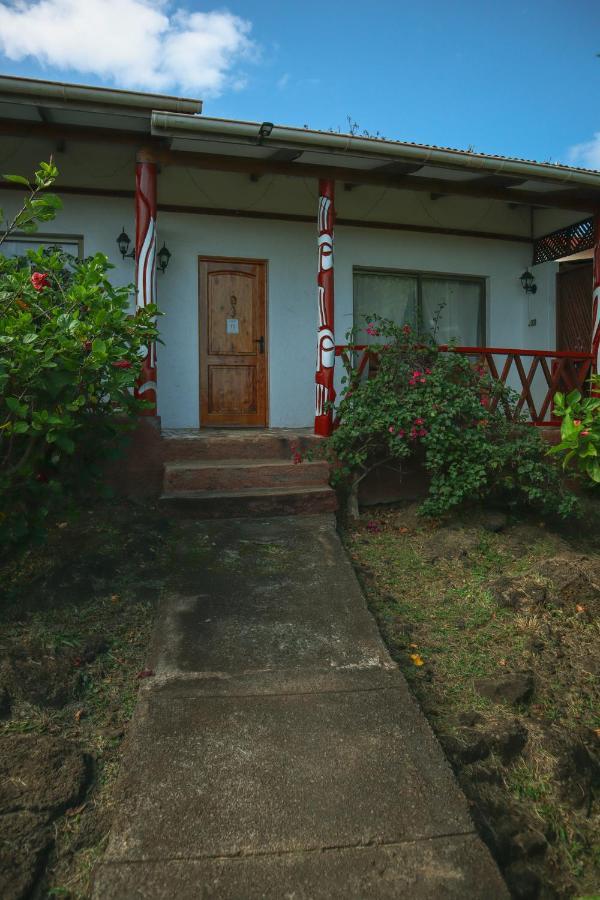 Cabanas Mana Nui Inn Hanga Roa Exterior photo