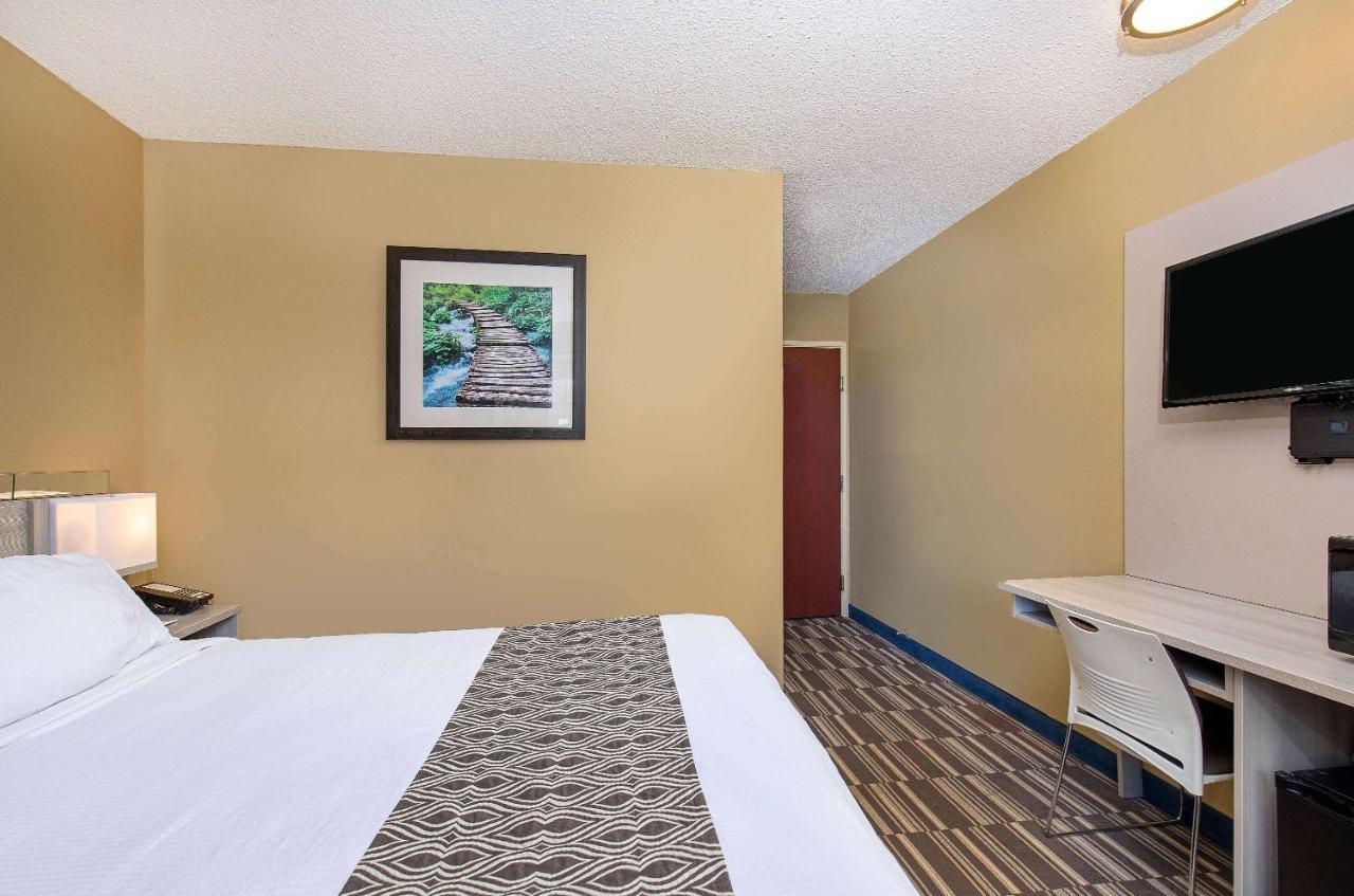 Microtel Inn & Suites By Wyndham Dry Ridge Exterior photo