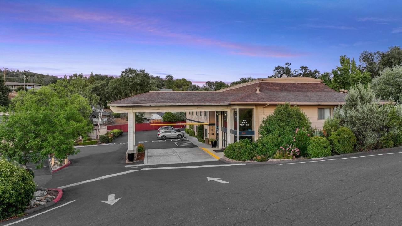 Best Western Plus Sonora Oaks Hotel And Conference Center Exterior photo
