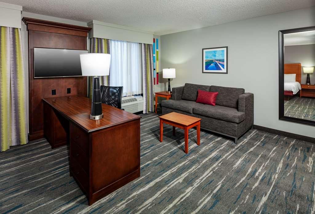 Hampton Inn & Suites Mobile I-65@ Airport Boulevard Room photo