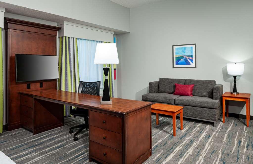 Hampton Inn & Suites Mobile I-65@ Airport Boulevard Room photo