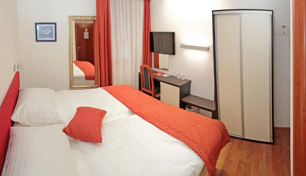 Hotel Monika Trogir Room photo