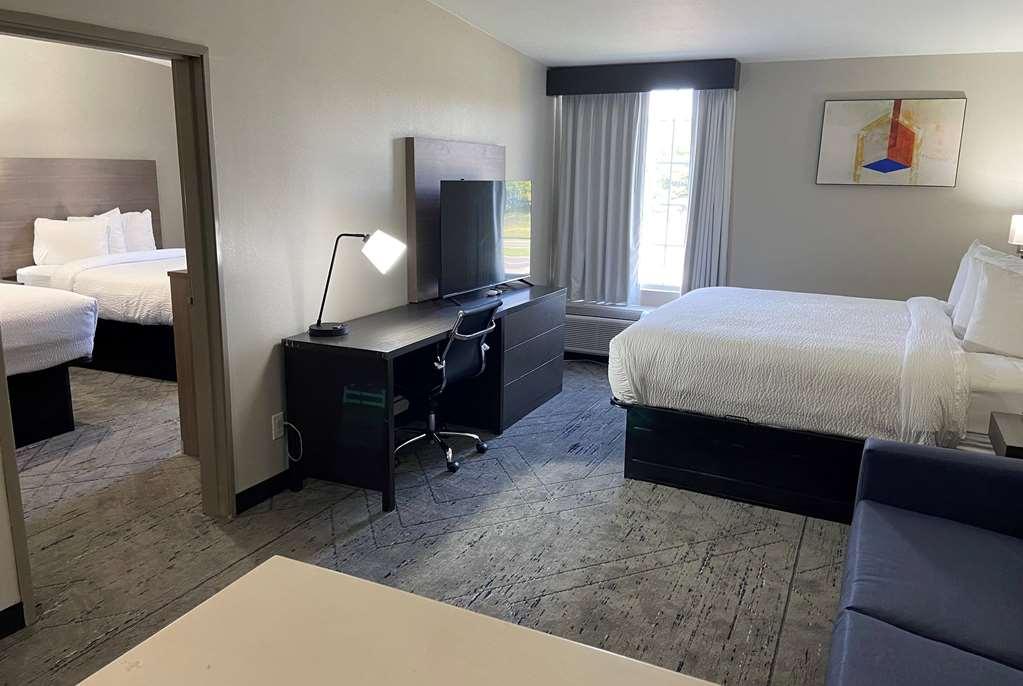 Days Inn & Suites By Wyndham Tahlequah Room photo