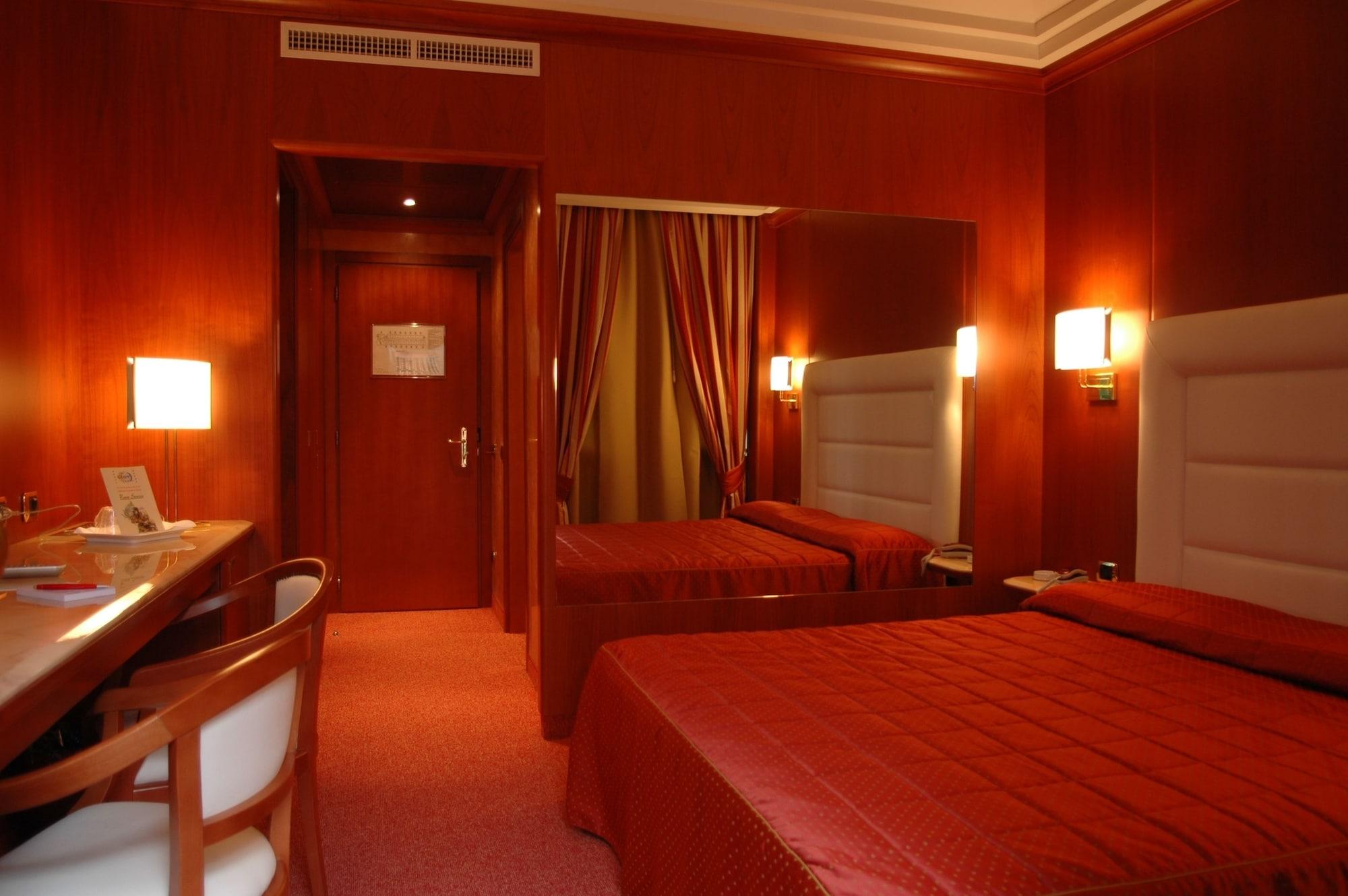 As Hotel Monza Room photo