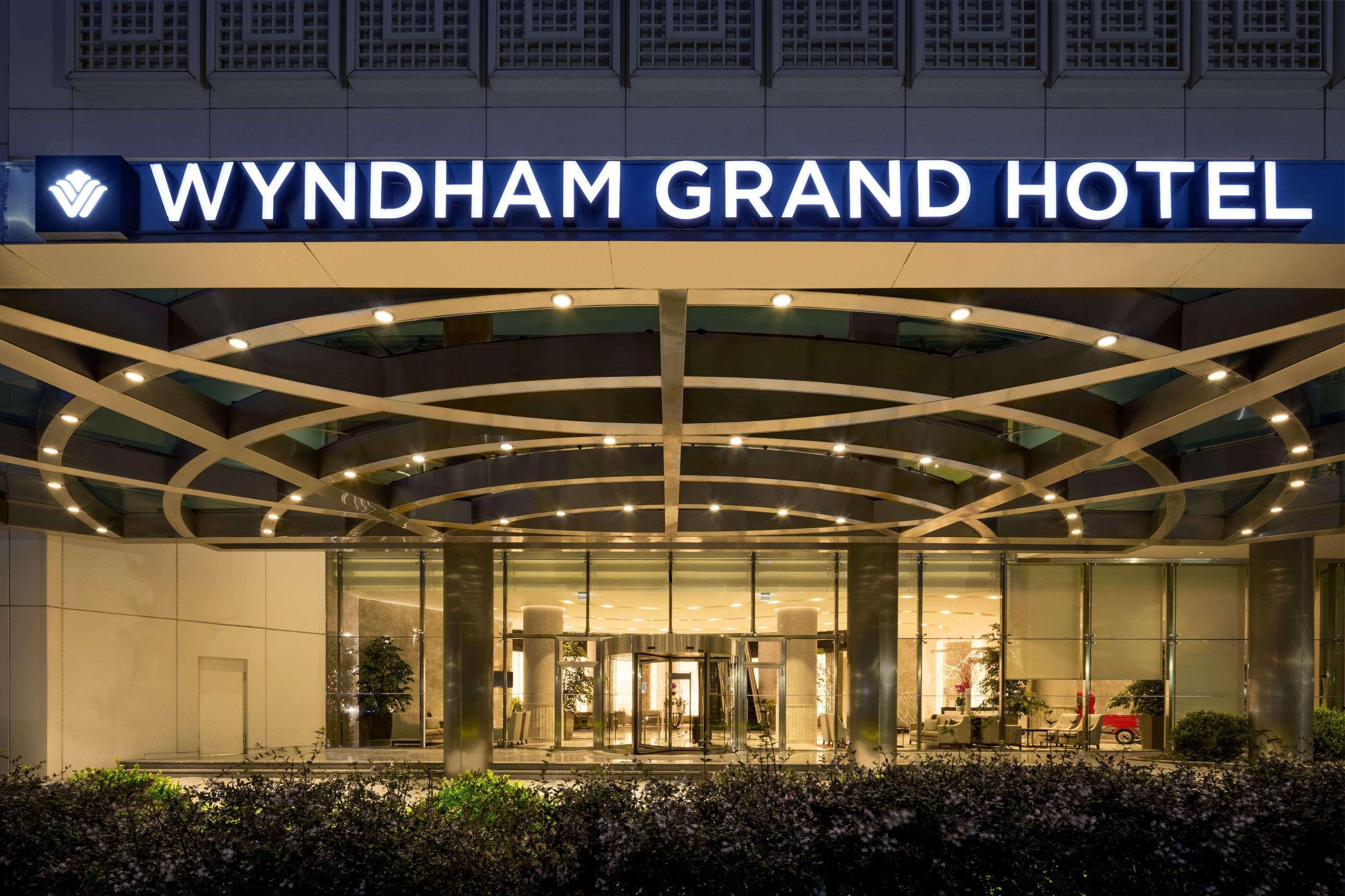 Wyndham Grand Istanbul Europe Hotel Exterior photo