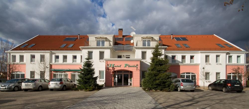Platan Hotel Debrecen Exterior photo