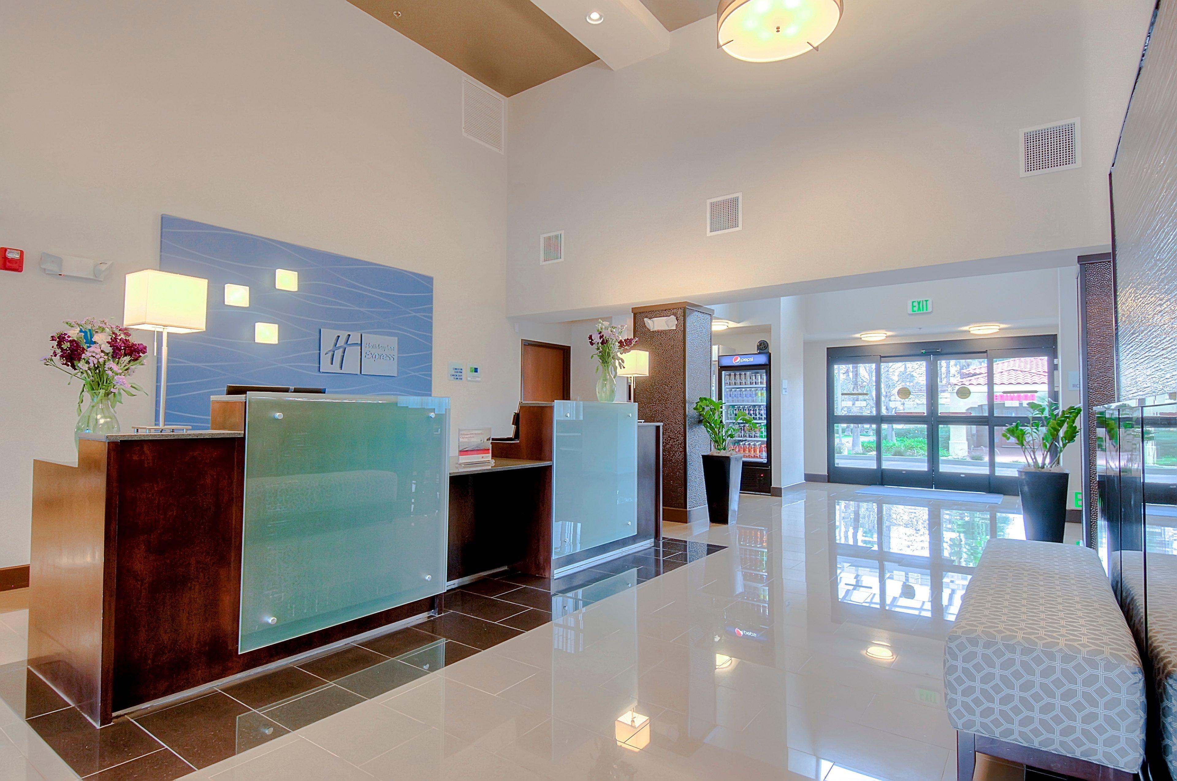 Holiday Inn Express Hotel & Suites Carlsbad Beach, An Ihg Hotel Exterior photo