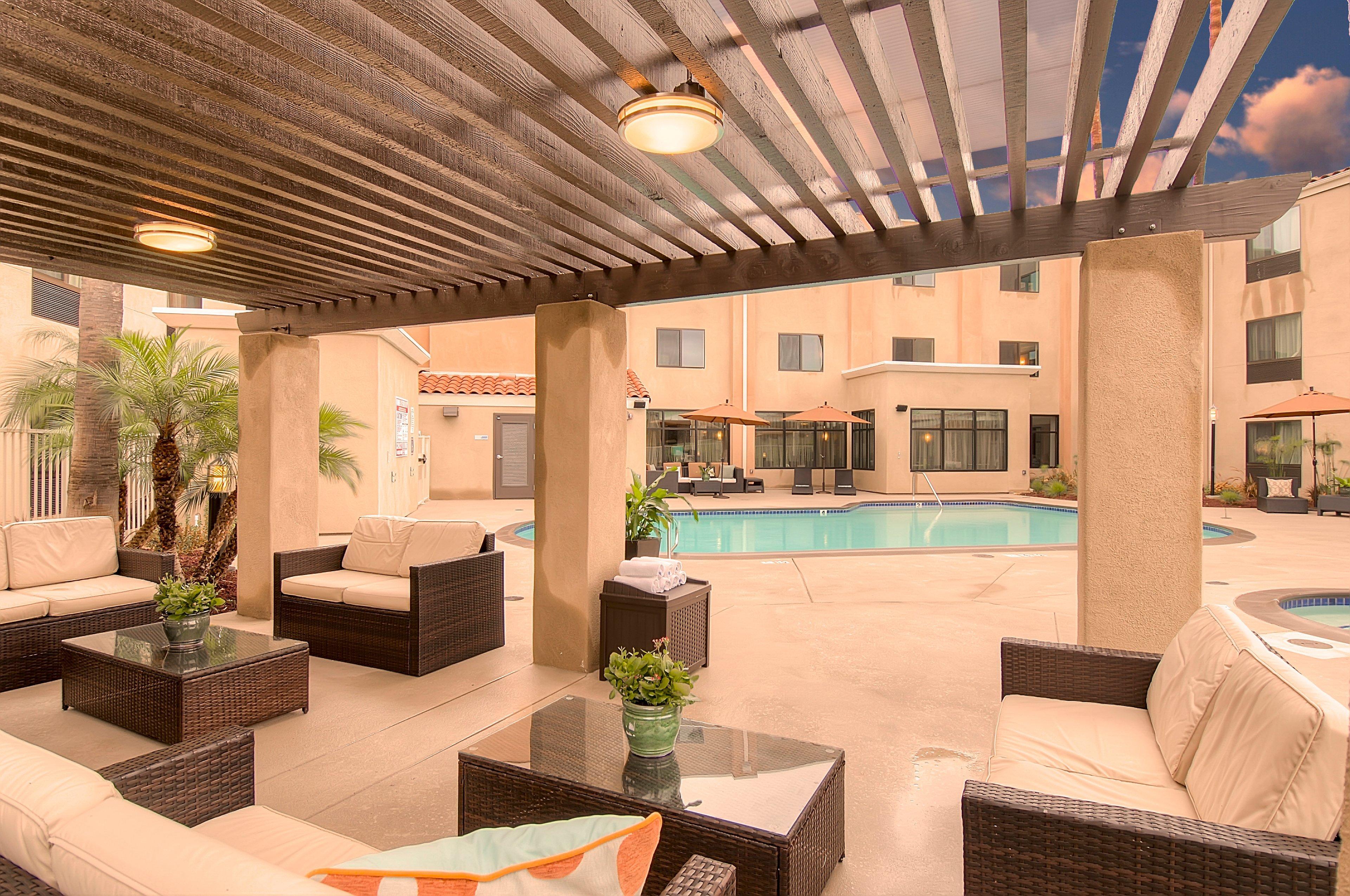 Holiday Inn Express Hotel & Suites Carlsbad Beach, An Ihg Hotel Exterior photo