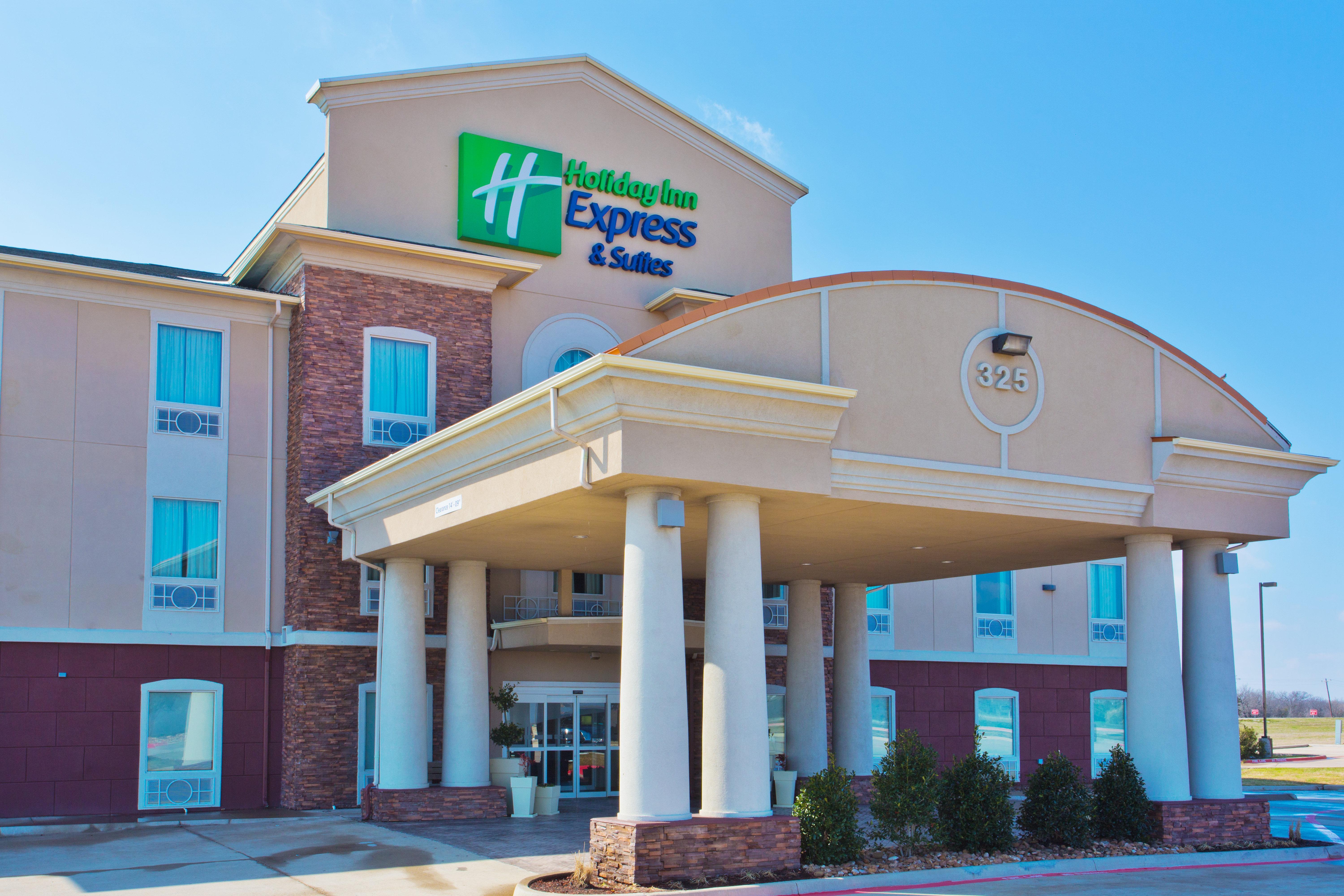 Holiday Inn Express Hotel & Suites Alvarado, An Ihg Hotel Exterior photo