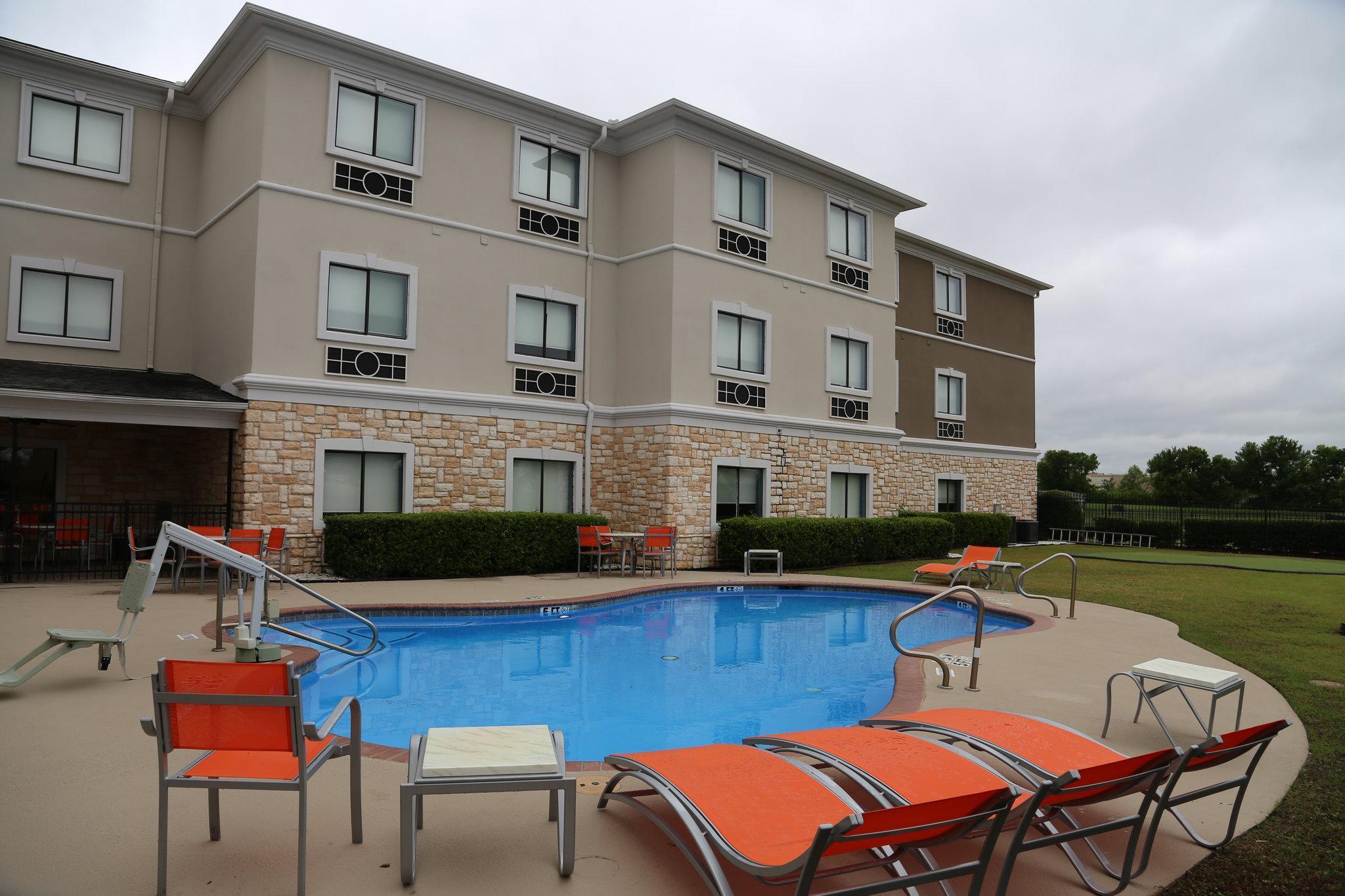 Holiday Inn Express Hotel & Suites Greenville, An Ihg Hotel Exterior photo