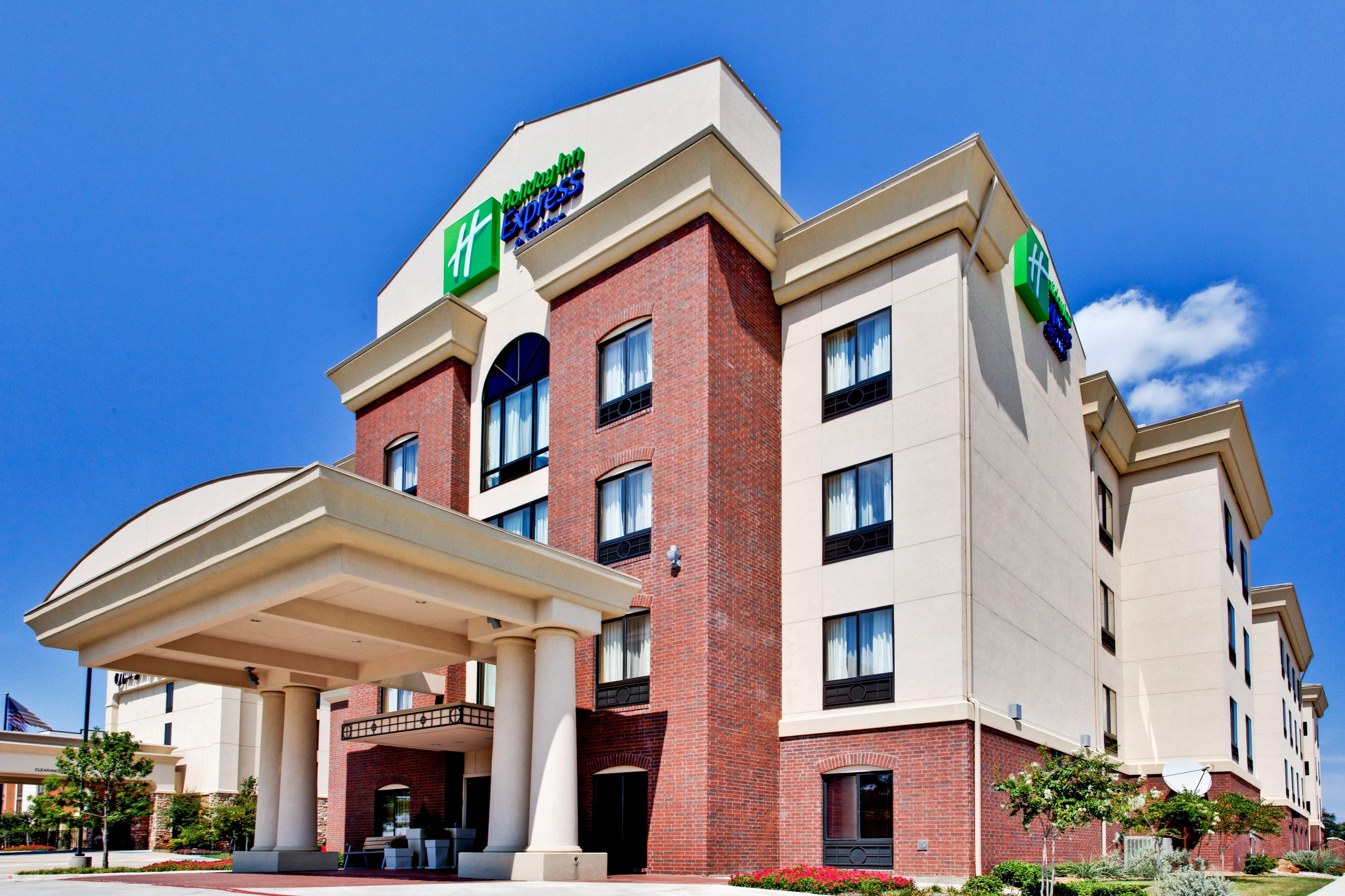 Holiday Inn Express Hotel & Suites Dfw West - Hurst, An Ihg Hotel Exterior photo