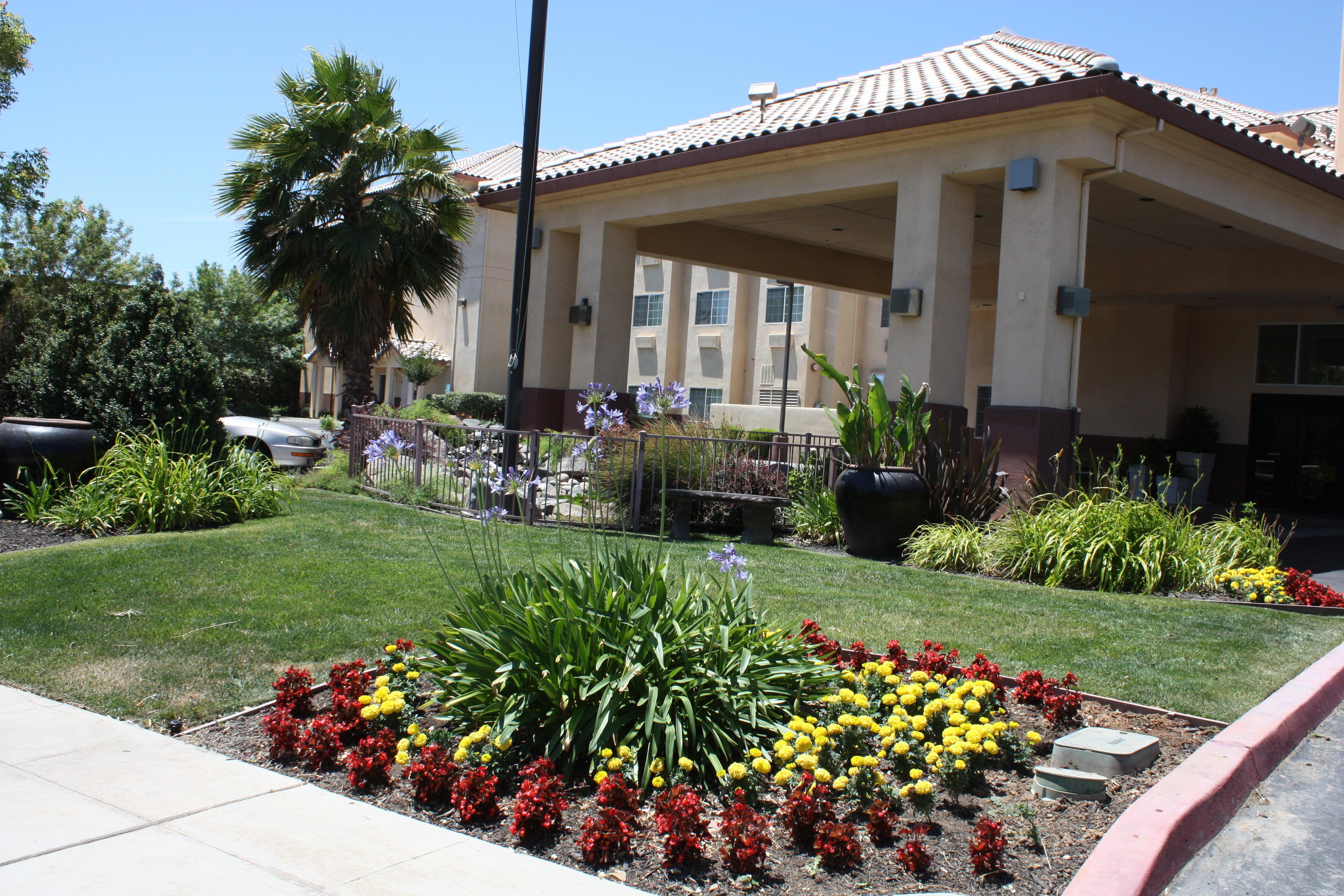 Holiday Inn Express Madera, An Ihg Hotel Exterior photo