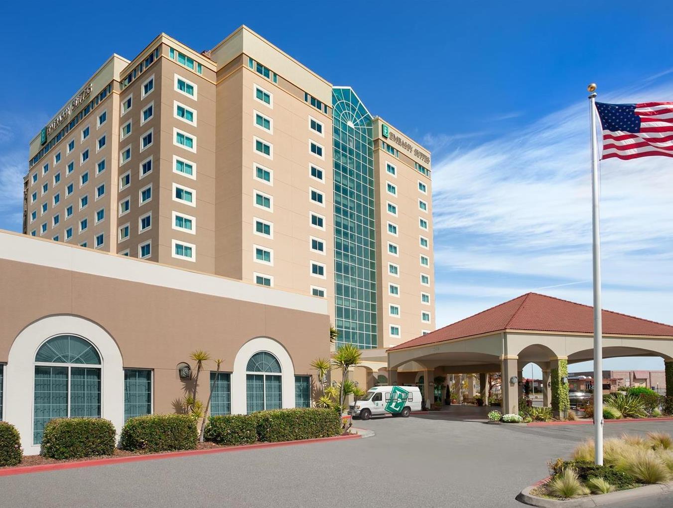 Embassy Suites By Hilton Monterey Bay Seaside Exterior photo
