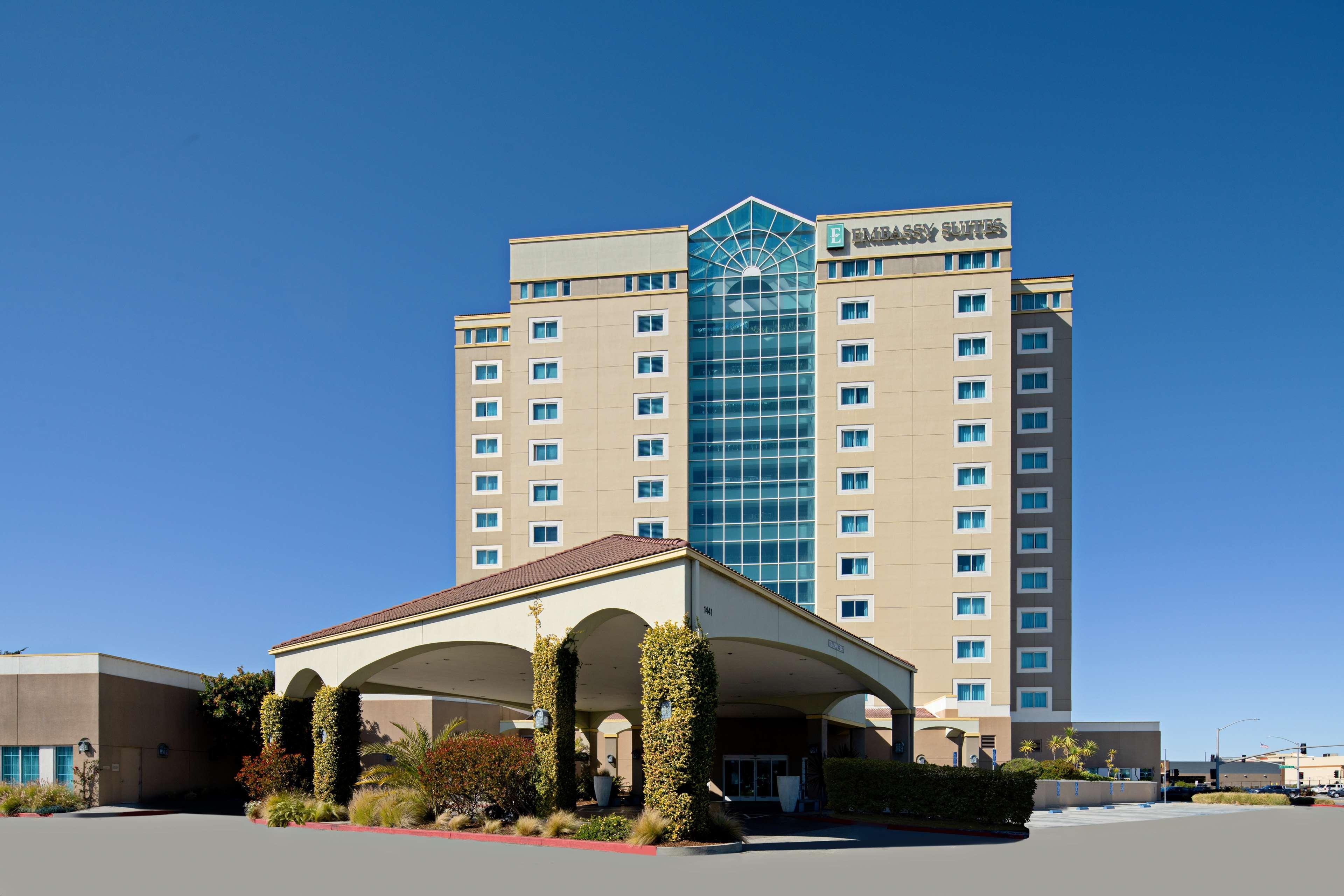 Embassy Suites By Hilton Monterey Bay Seaside Exterior photo