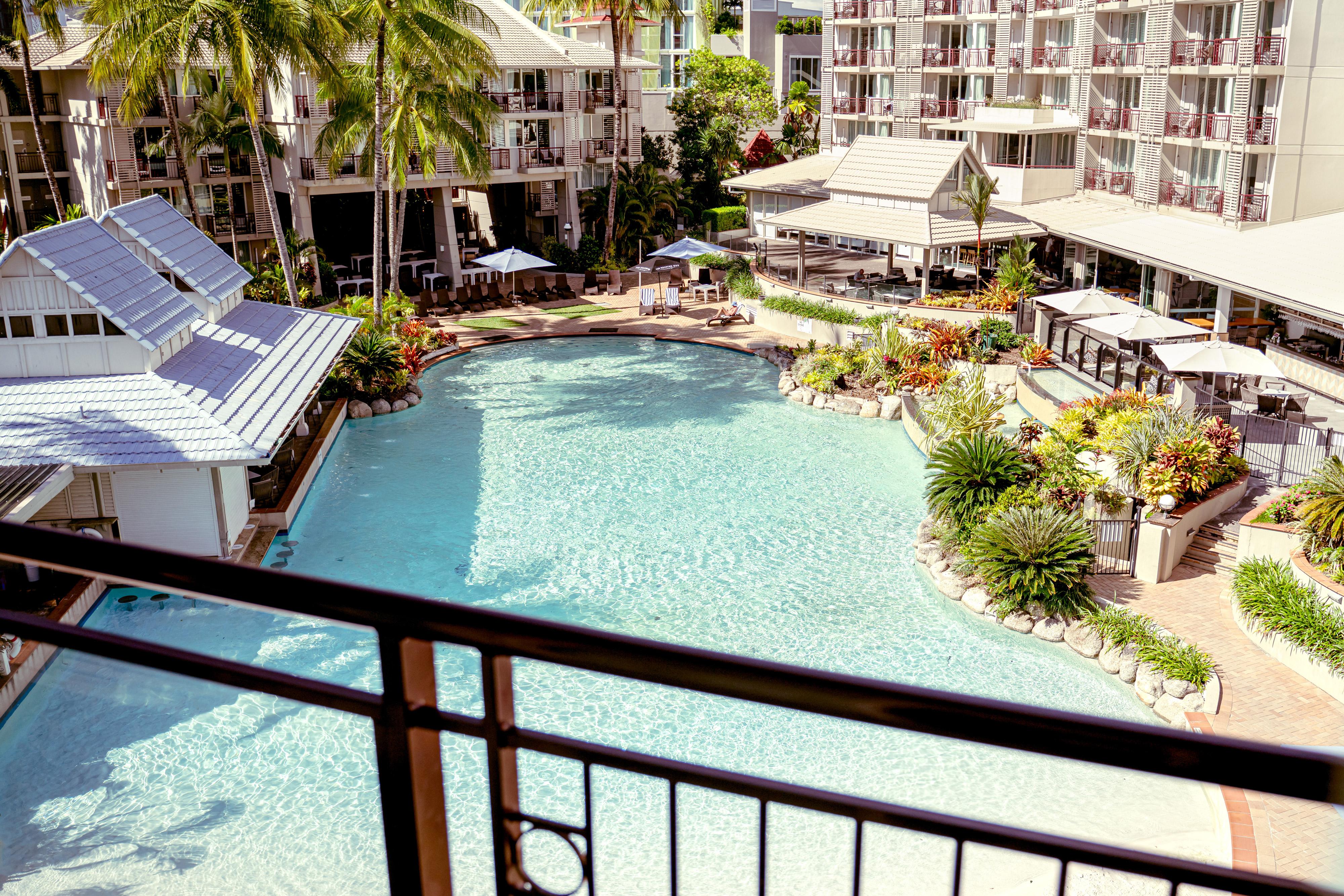 Novotel Cairns Oasis Resort Exterior photo