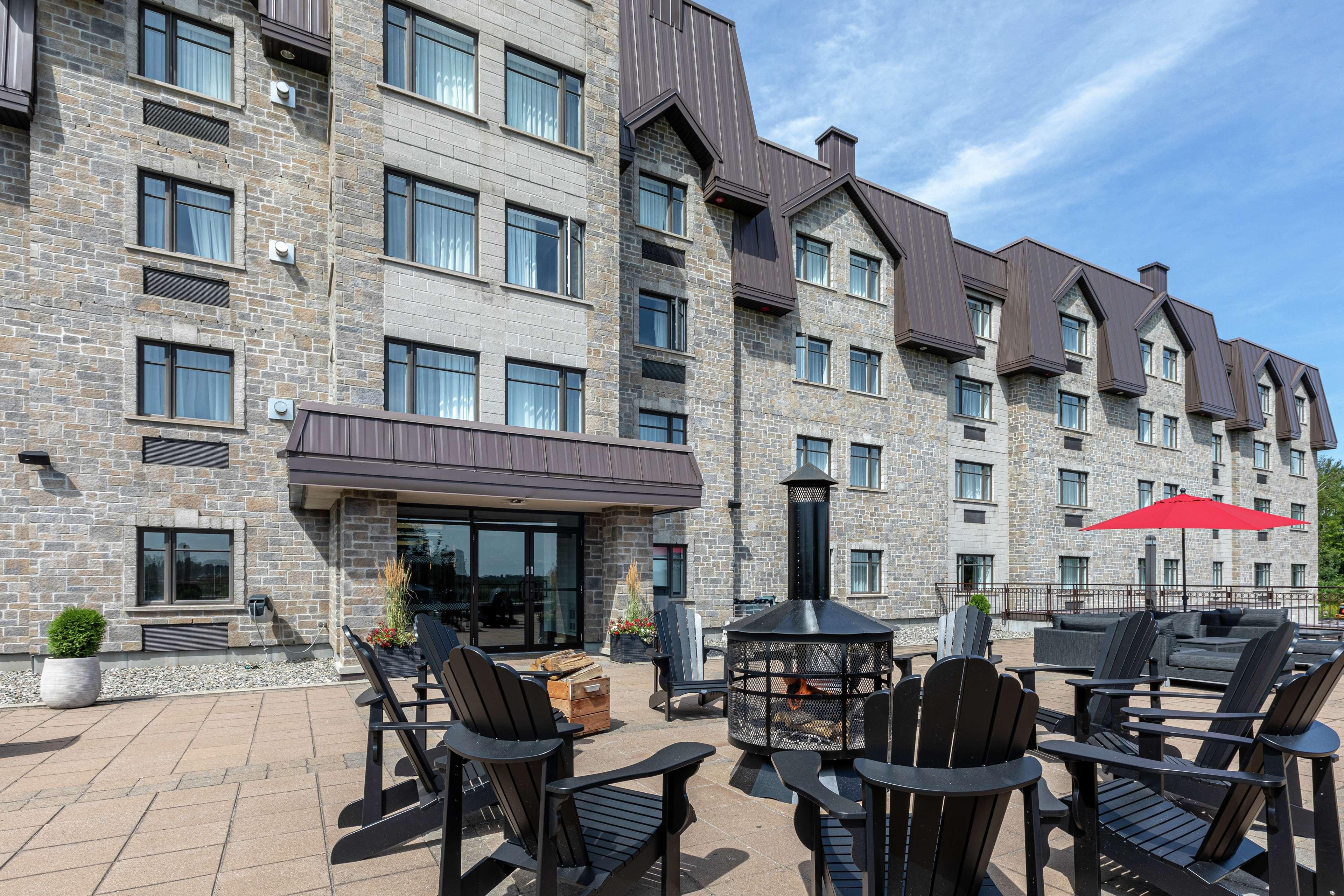 Doubletree By Hilton Quebec Resort Exterior photo