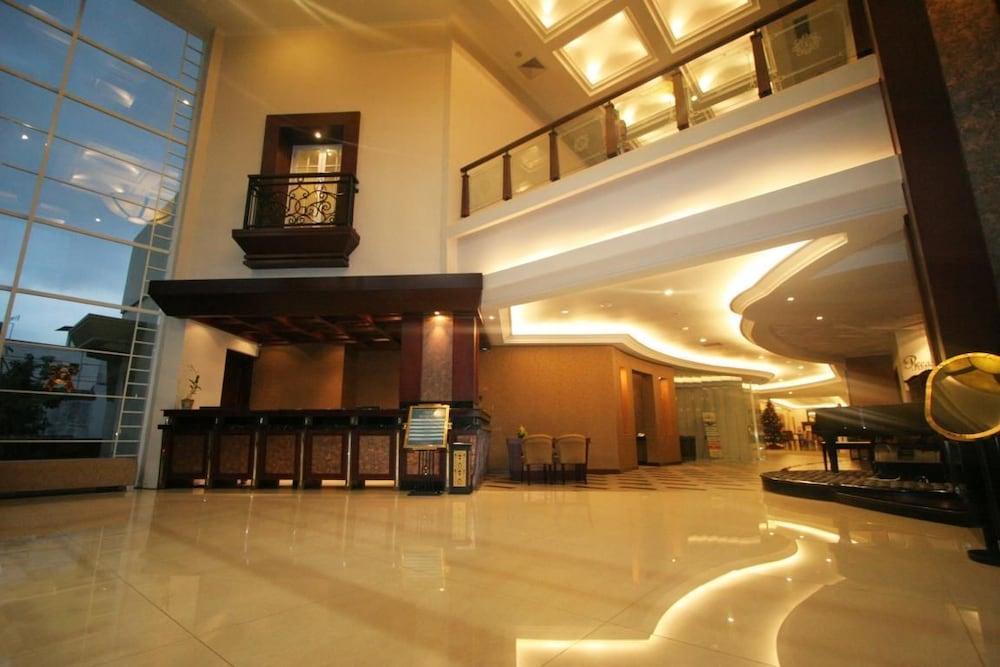 Hotel Dafam Semarang Exterior photo