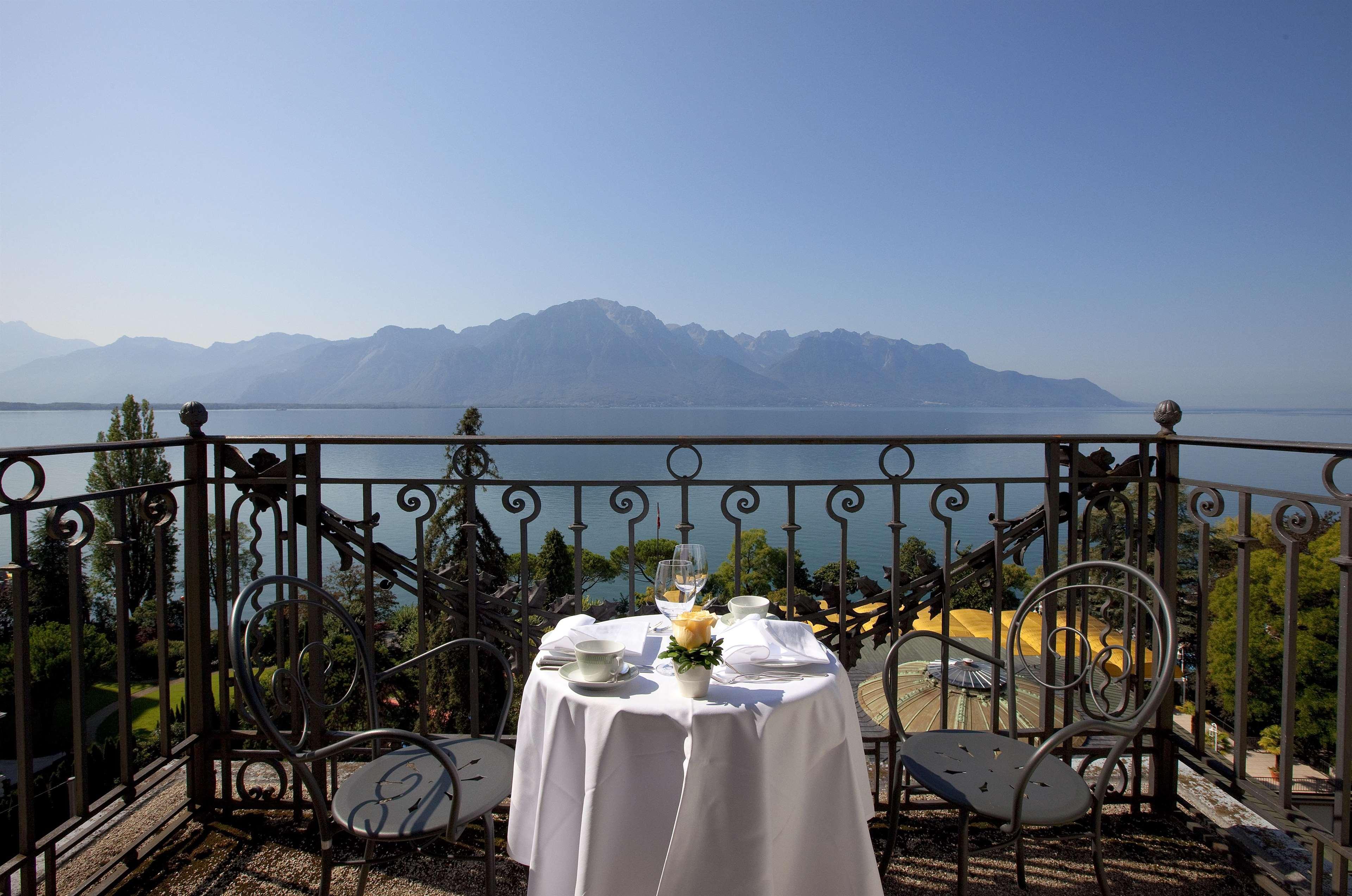 Fairmont Le Montreux Palace Room photo