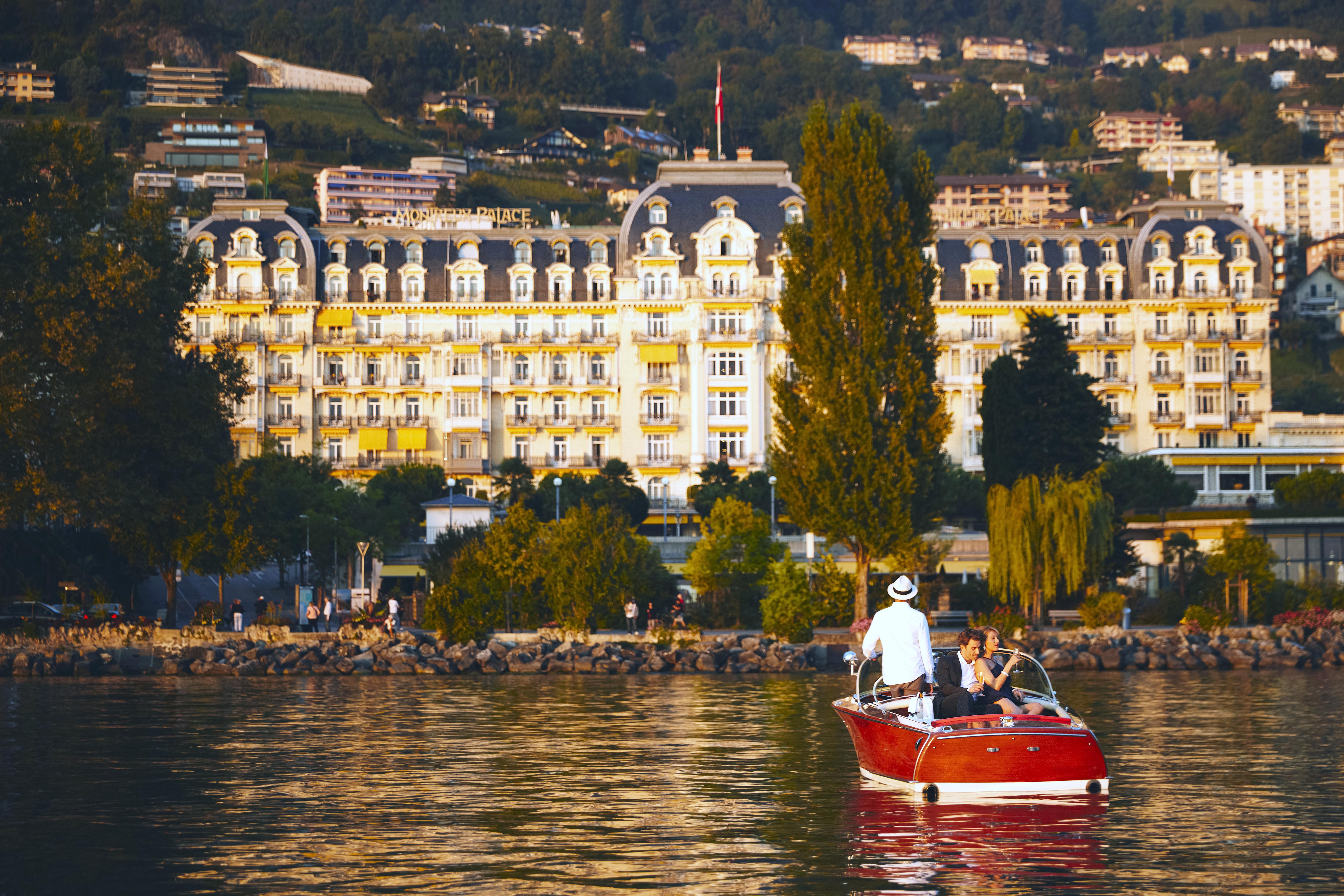 Fairmont Le Montreux Palace Exterior photo