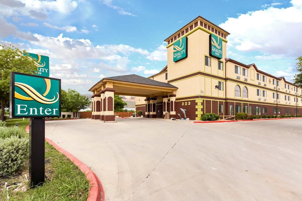 Quality Inn Near Seaworld - Lackland San Antonio Exterior photo