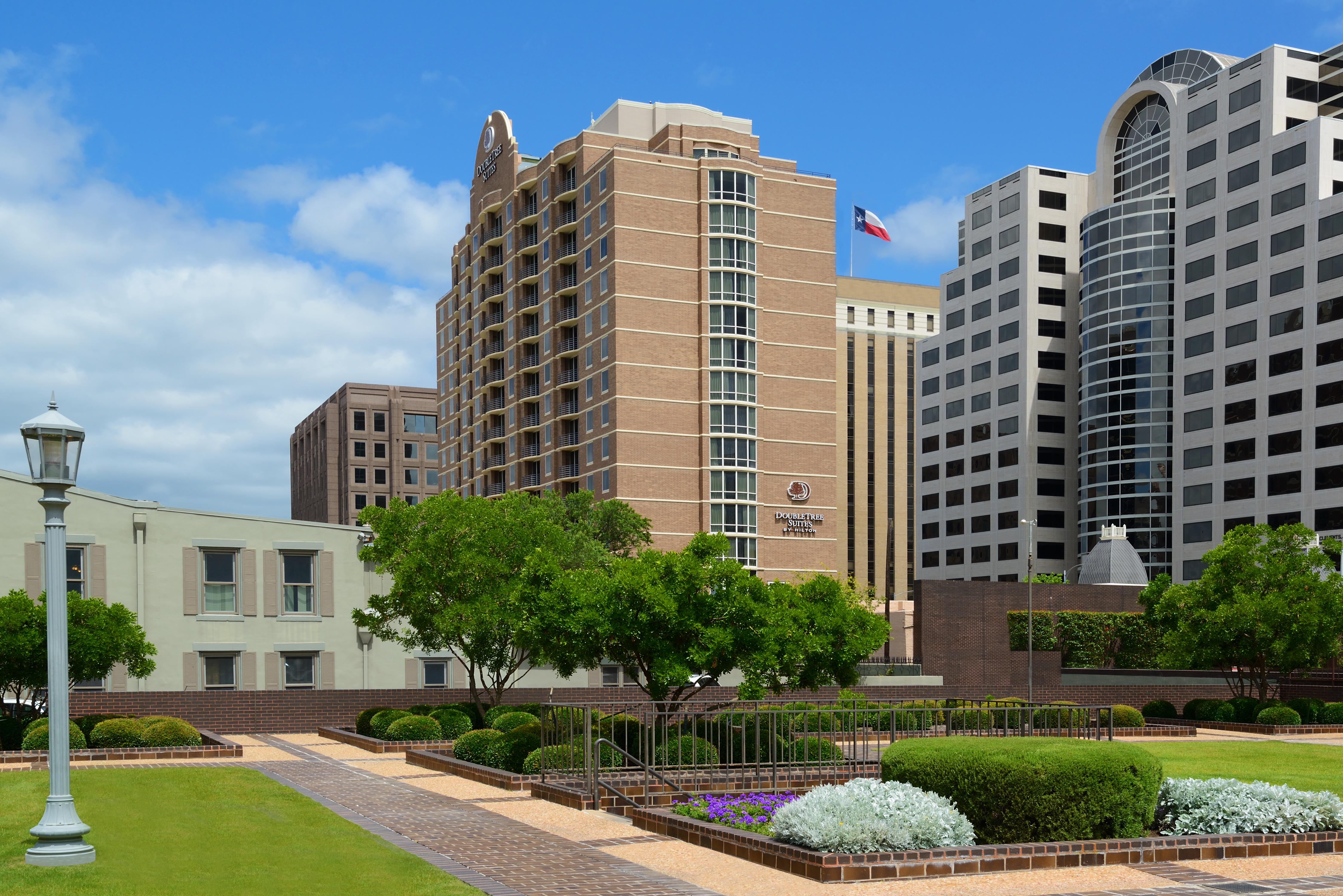 Doubletree Suites By Hilton Hotel Austin Exterior photo