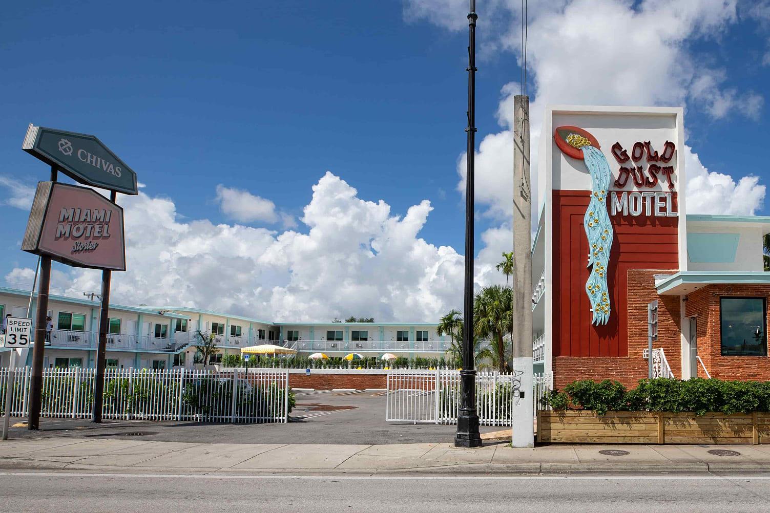 Selina Gold Dust Hotel Miami Exterior photo