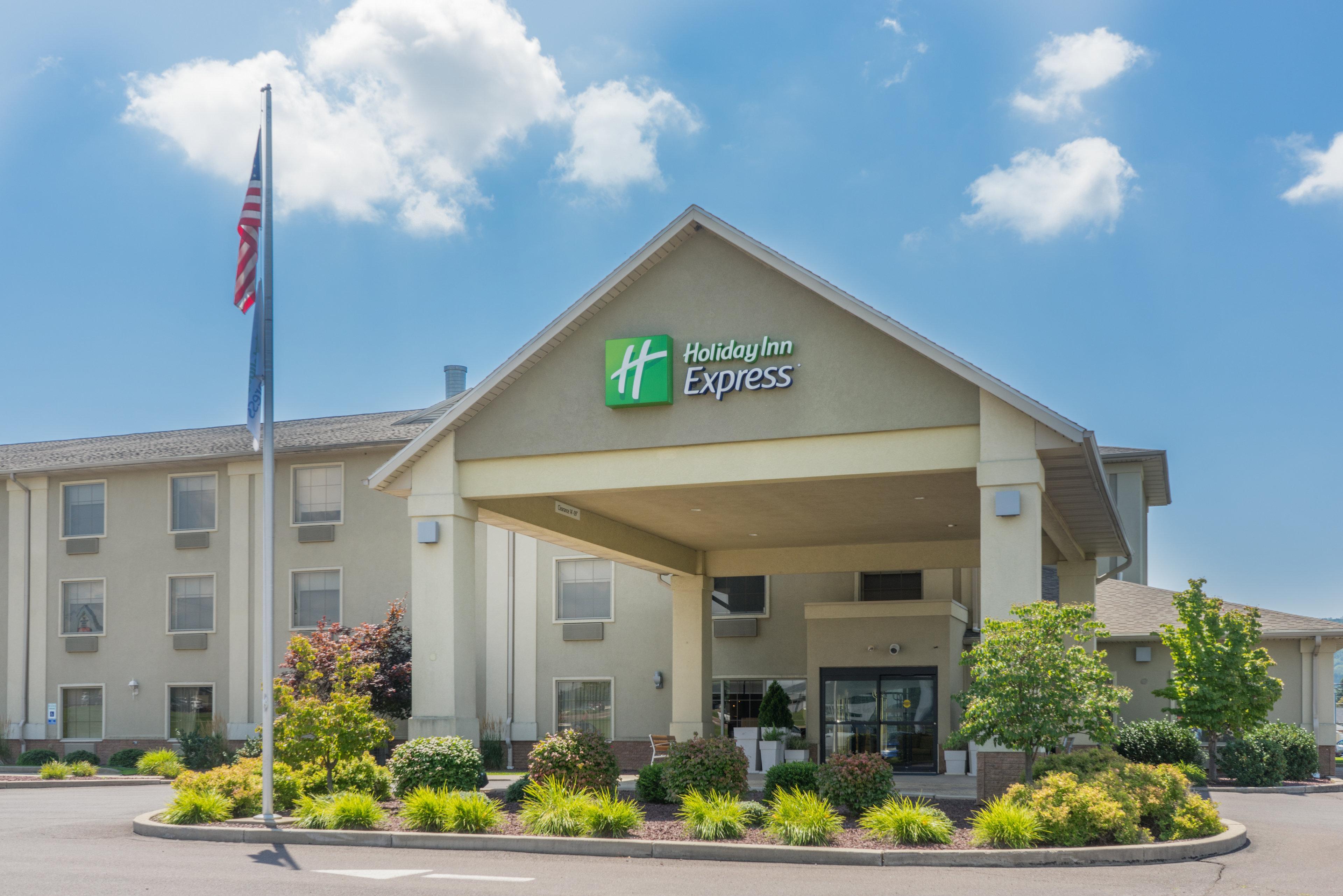 Holiday Inn Express Bloomsburg Exterior photo