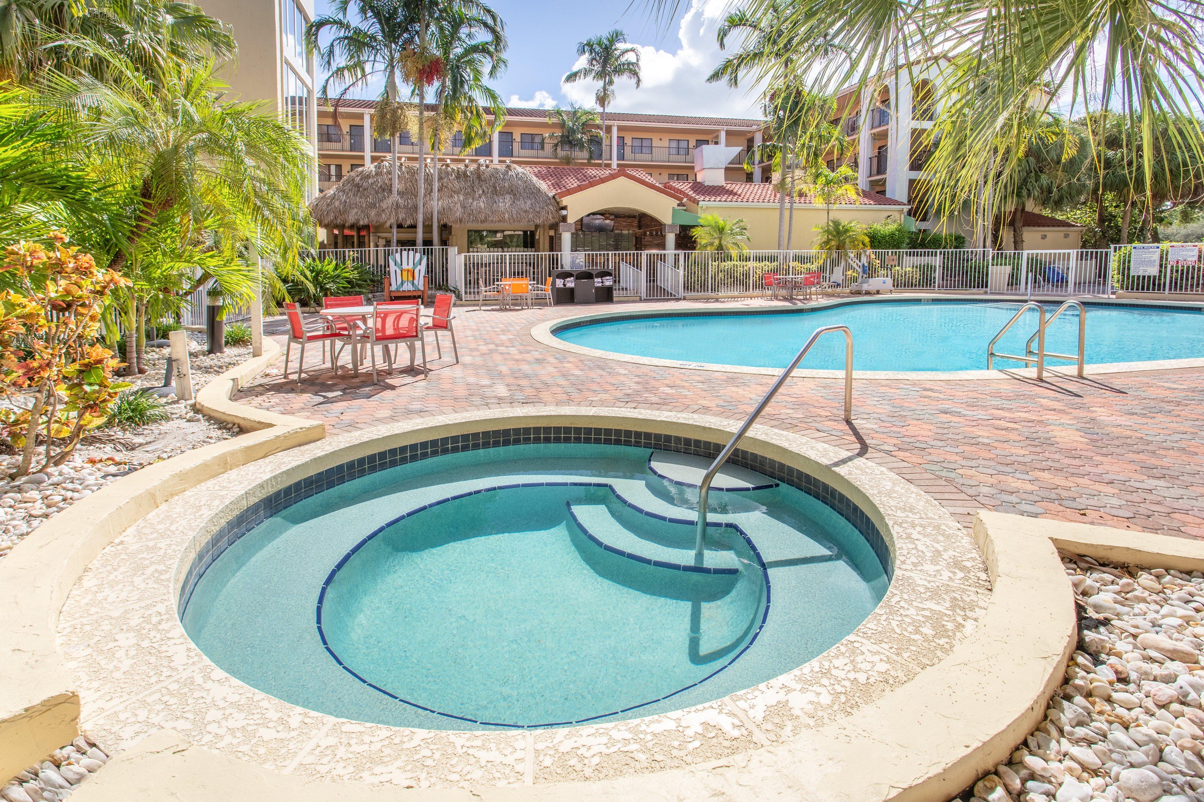 Holiday Inn & Suites Boca Raton - North Exterior photo