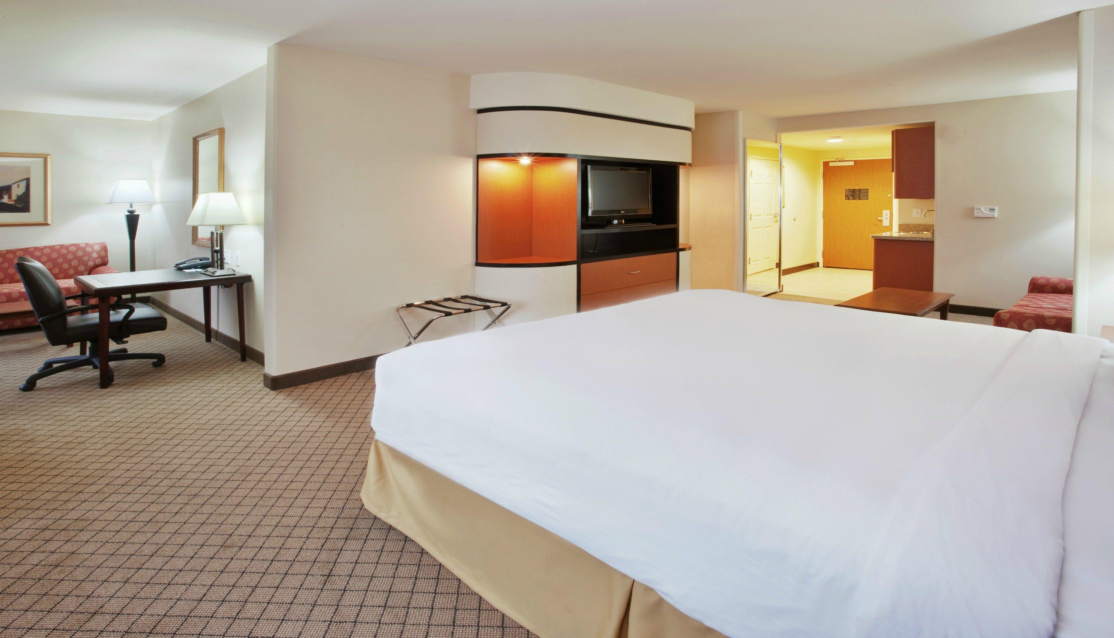 Holiday Inn Express Hotel & Suites Lincoln-Roseville Area, An Ihg Hotel Room photo