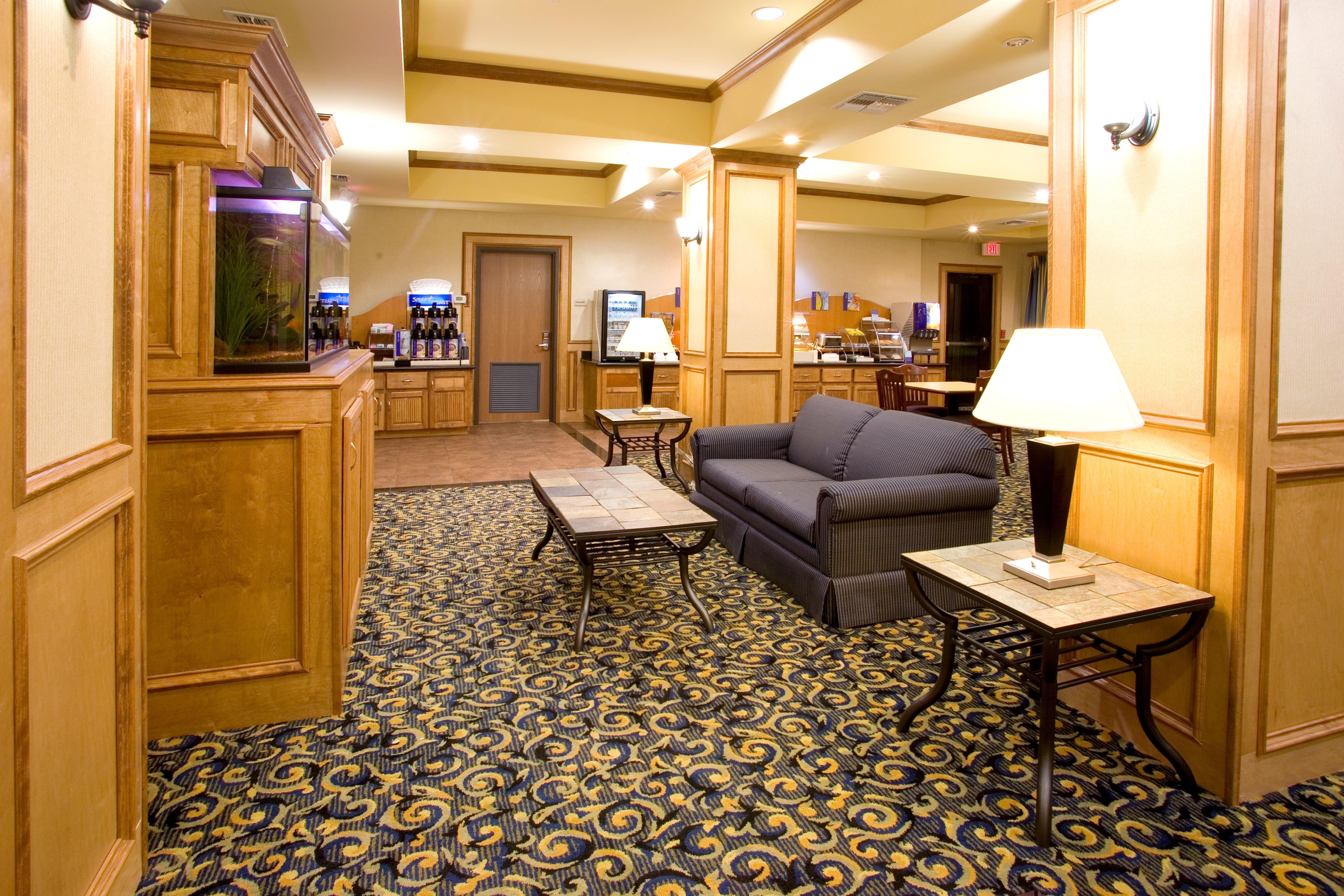 Holiday Inn Express & Suites - Jourdanton-Pleasanton, An Ihg Hotel Exterior photo