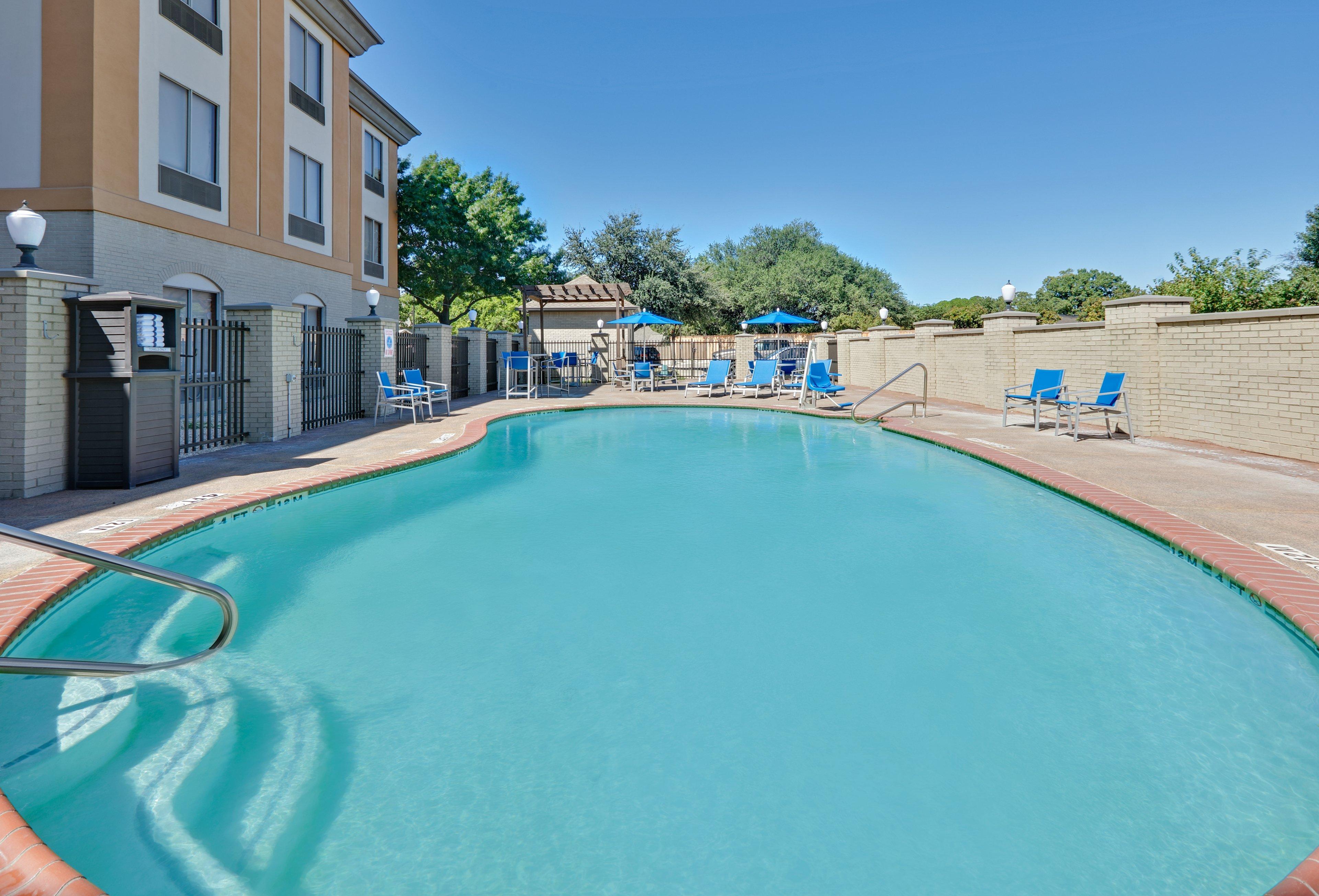 Holiday Inn Express & Suites Dallas - Duncanville, An Ihg Hotel Exterior photo