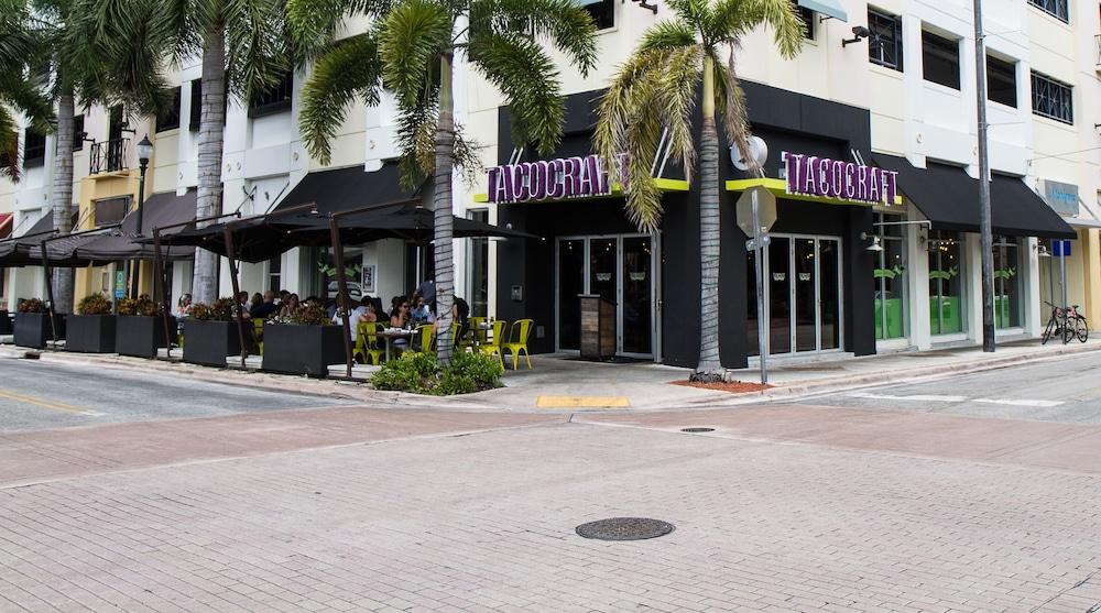 Rodeway Inn South Miami - Coral Gables Exterior photo