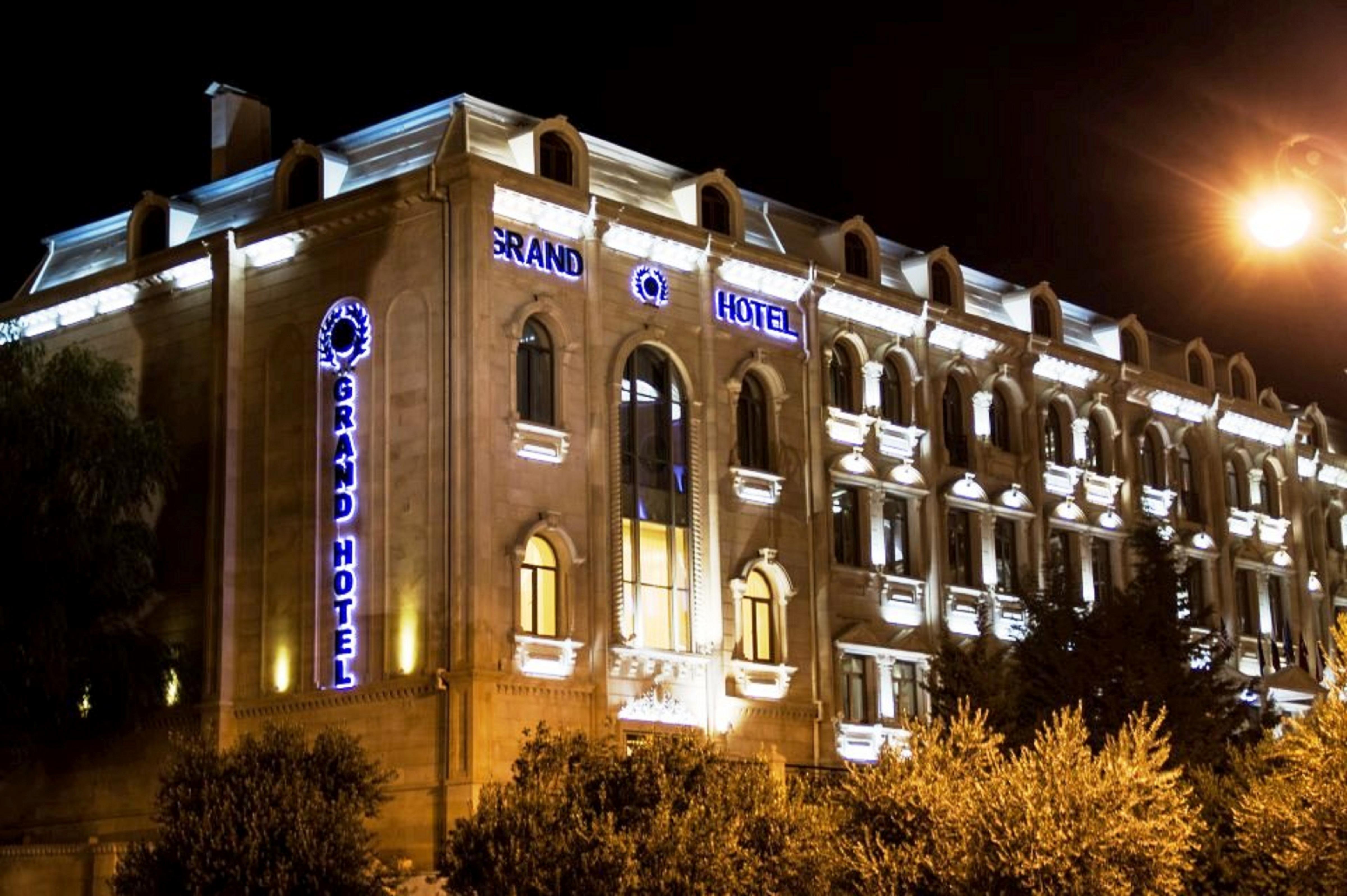 Grand Hotel Baku Central Park Exterior photo