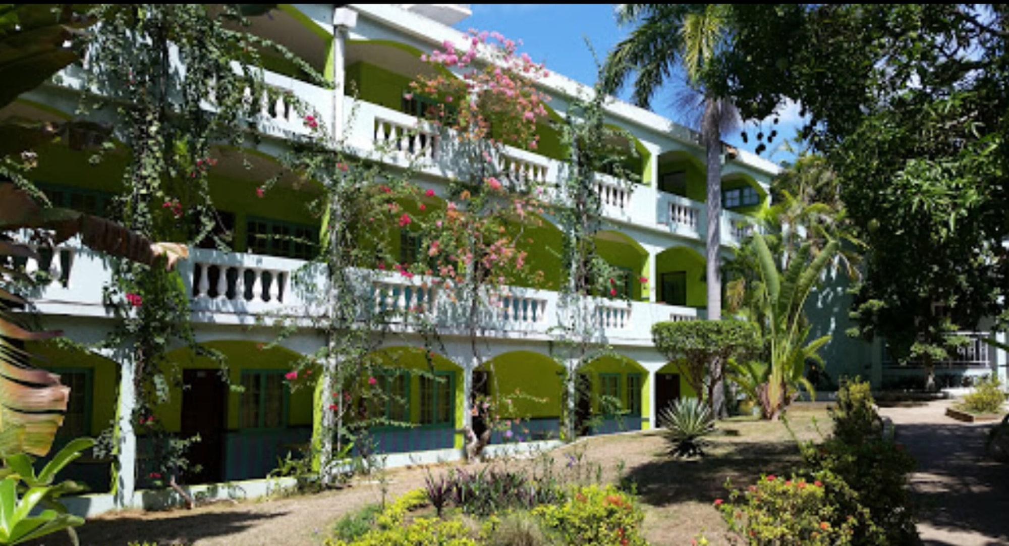 Doctors Cave Beach Hotel Montego Bay Exterior photo