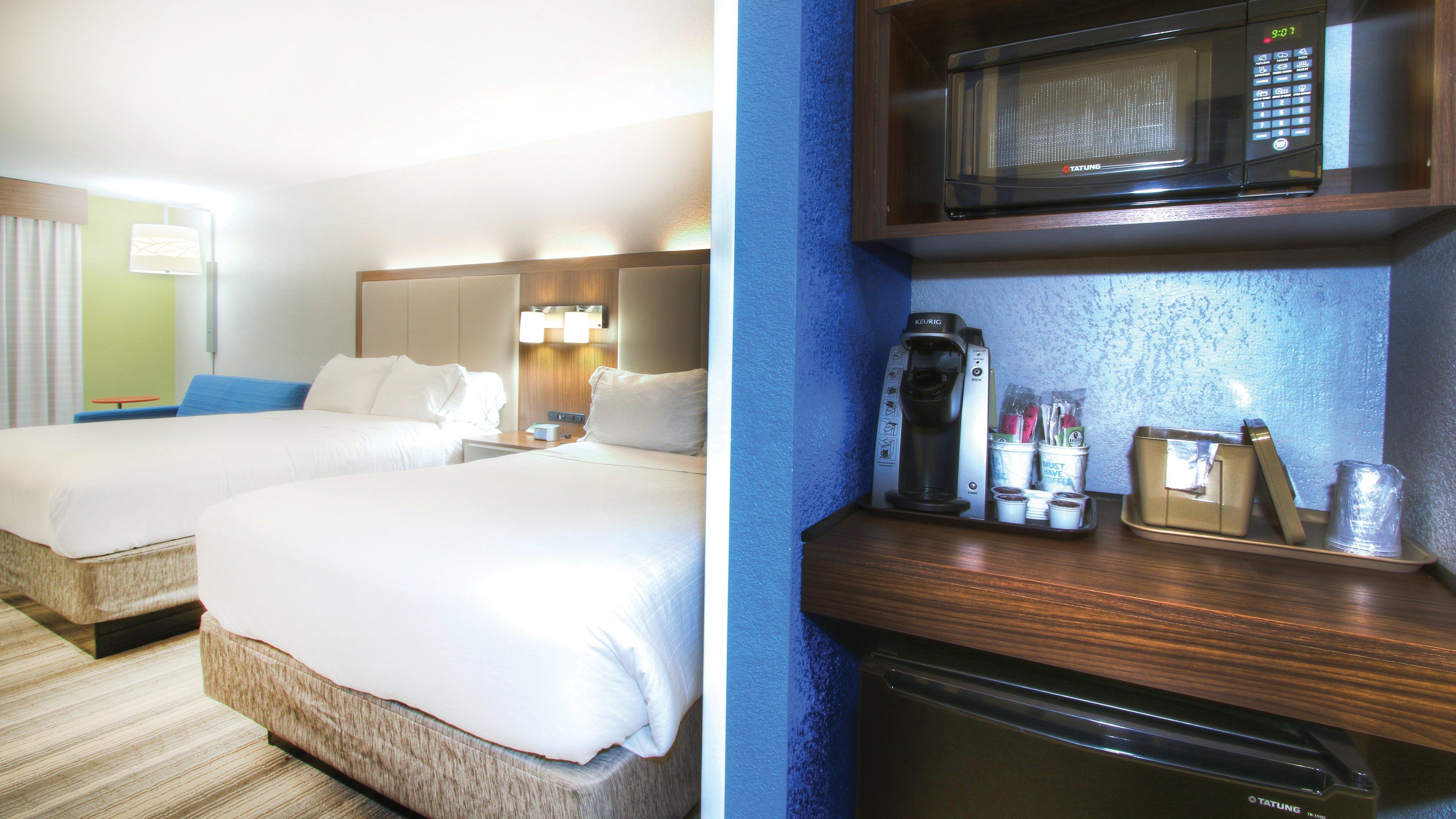 Holiday Inn Express & Suites Magnolia-Lake Columbia Exterior photo
