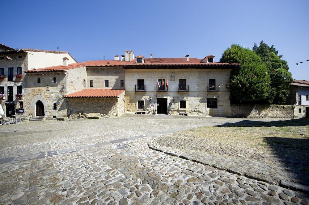 Parador De Santillana Gil Blas Santillana del Mar Exterior photo