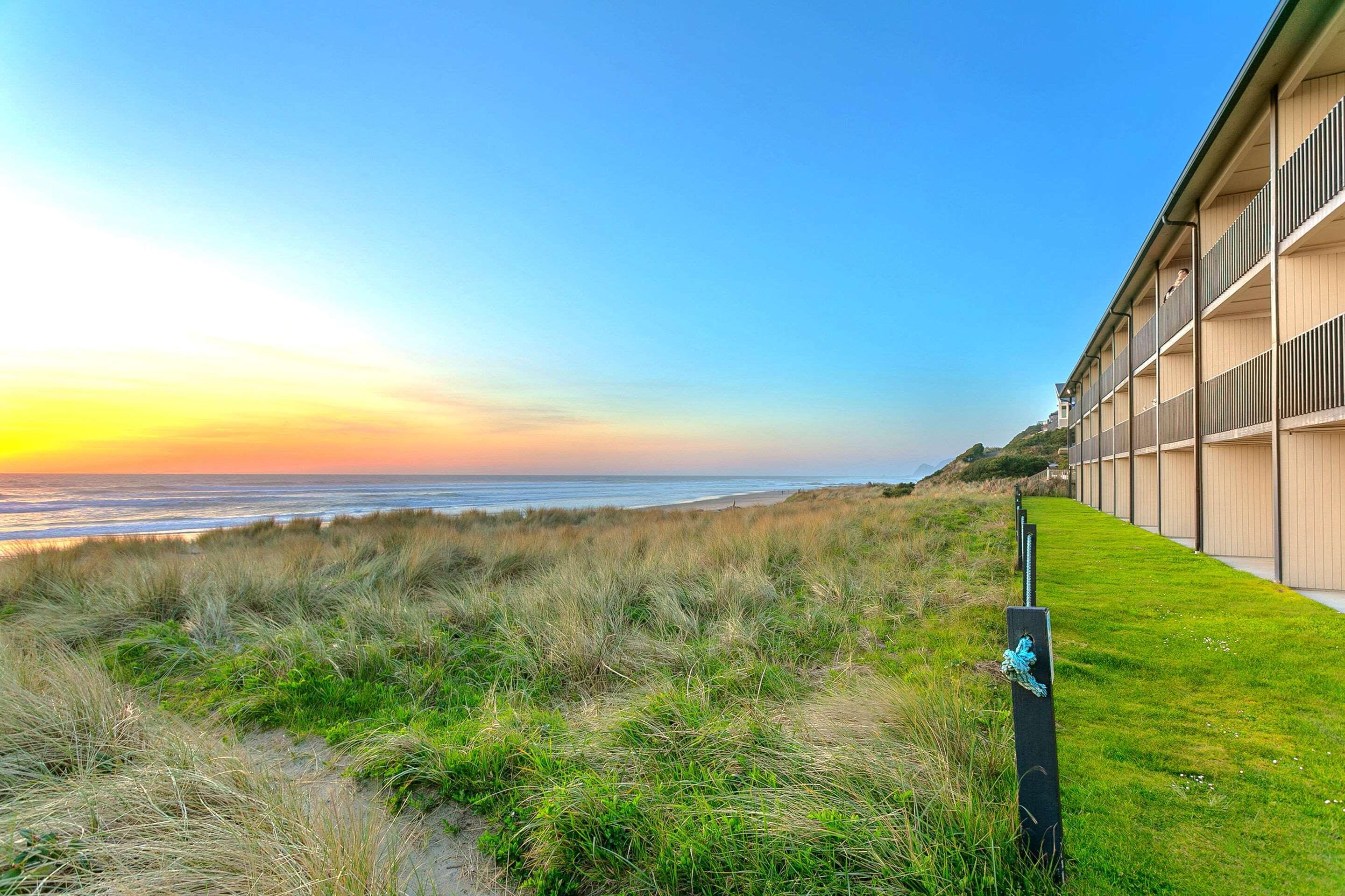 Lincoln Sands Oceanfront Resort, Ascend Hotel Collection Exterior photo