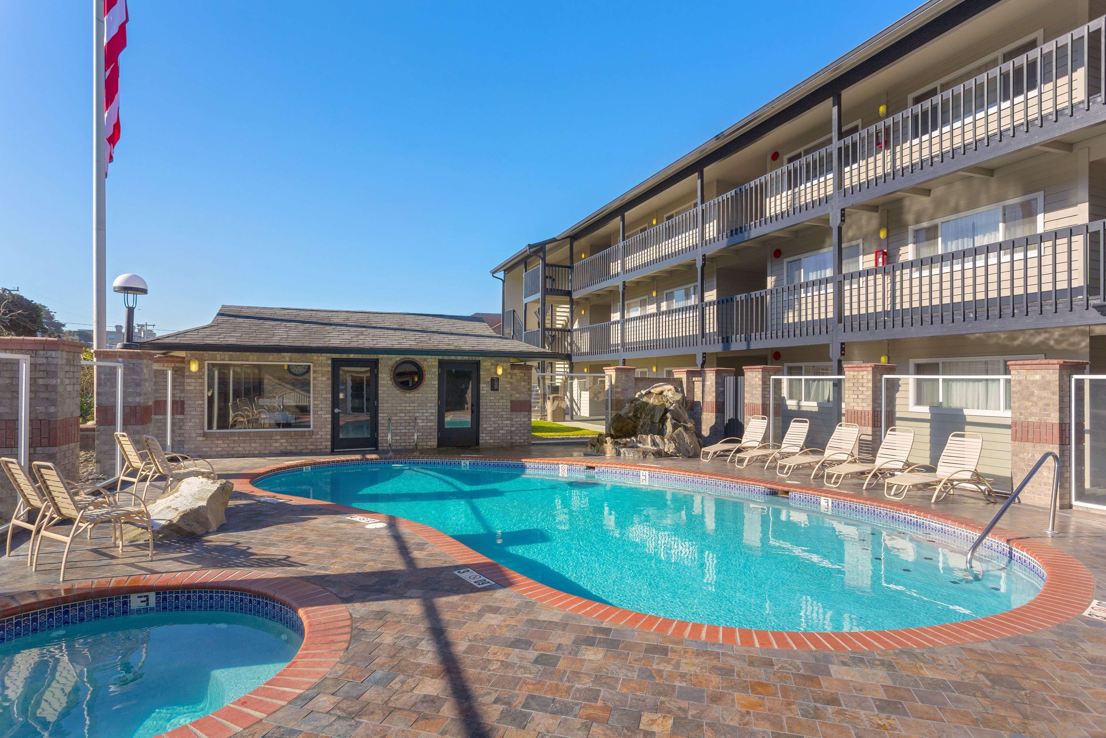 Lincoln Sands Oceanfront Resort, Ascend Hotel Collection Exterior photo