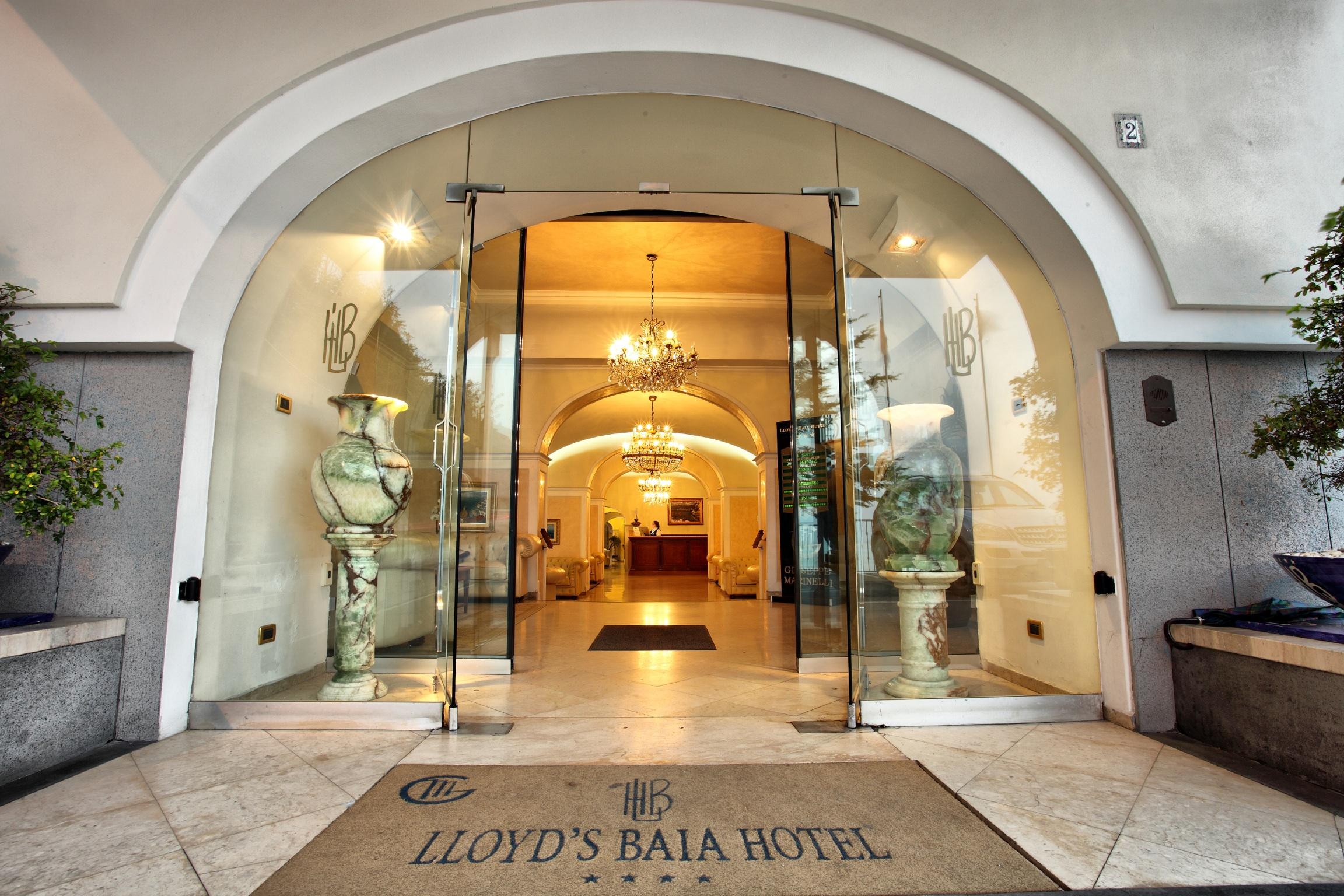 Lloyd'S Baia Hotel Vietri sul Mare Exterior photo