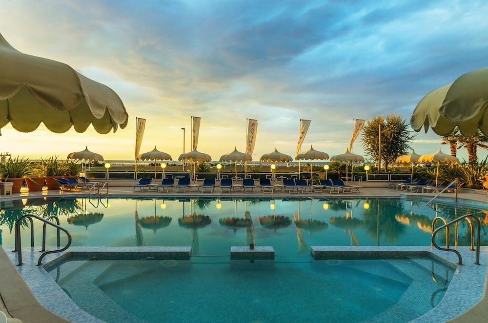 Hotel Panoramic Caorle Exterior photo