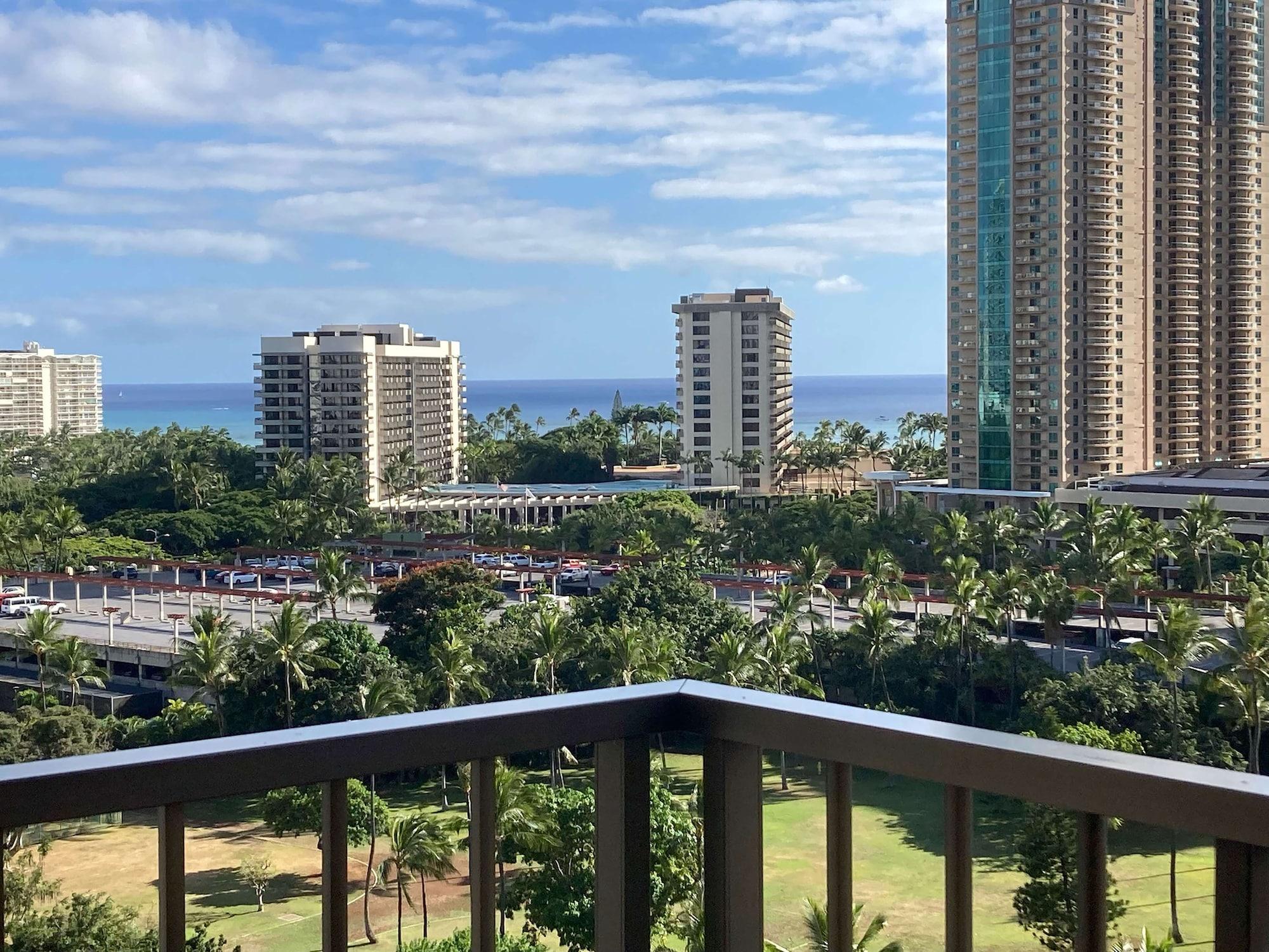 Doubletree By Hilton Alana - Waikiki Beach Honolulu Exterior photo